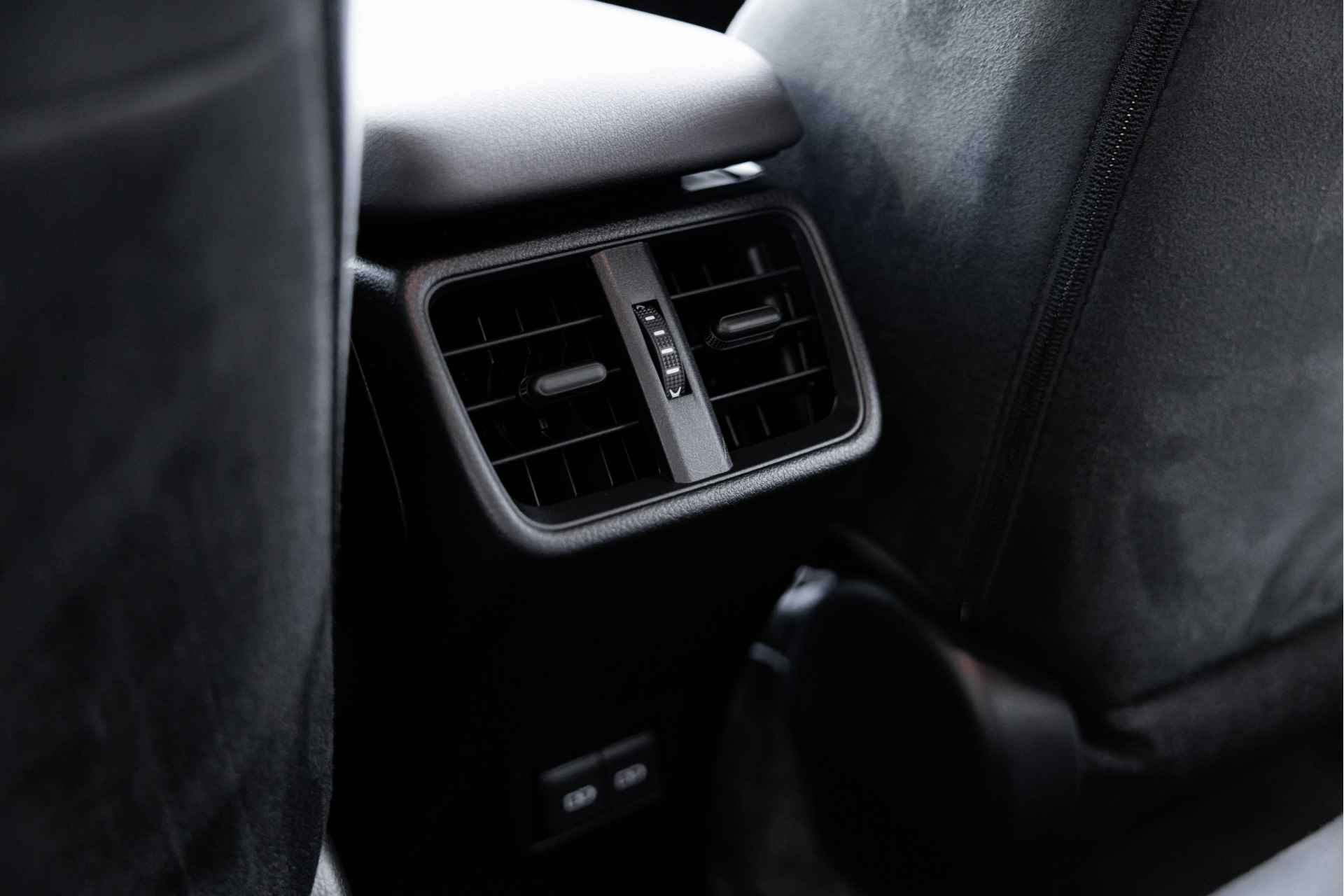 Lexus UX 250h Business Line | Achteruitrijcamera | Climate Control | Parkeersensoren | PhoneConnect | - 22/51