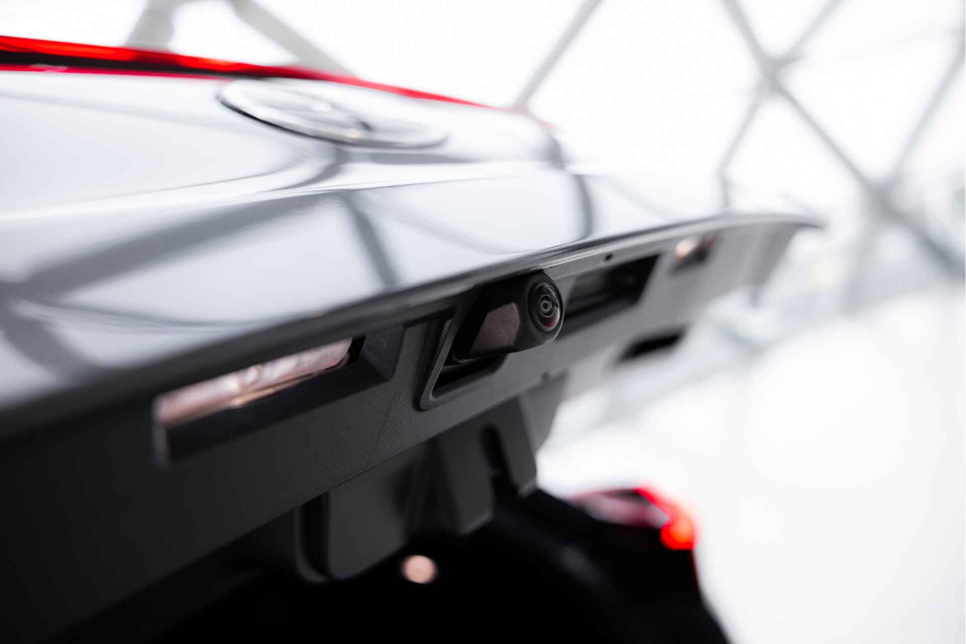 Lexus UX 250h Business Line | Achteruitrijcamera | Climate Control | Parkeersensoren | PhoneConnect | - 24/51