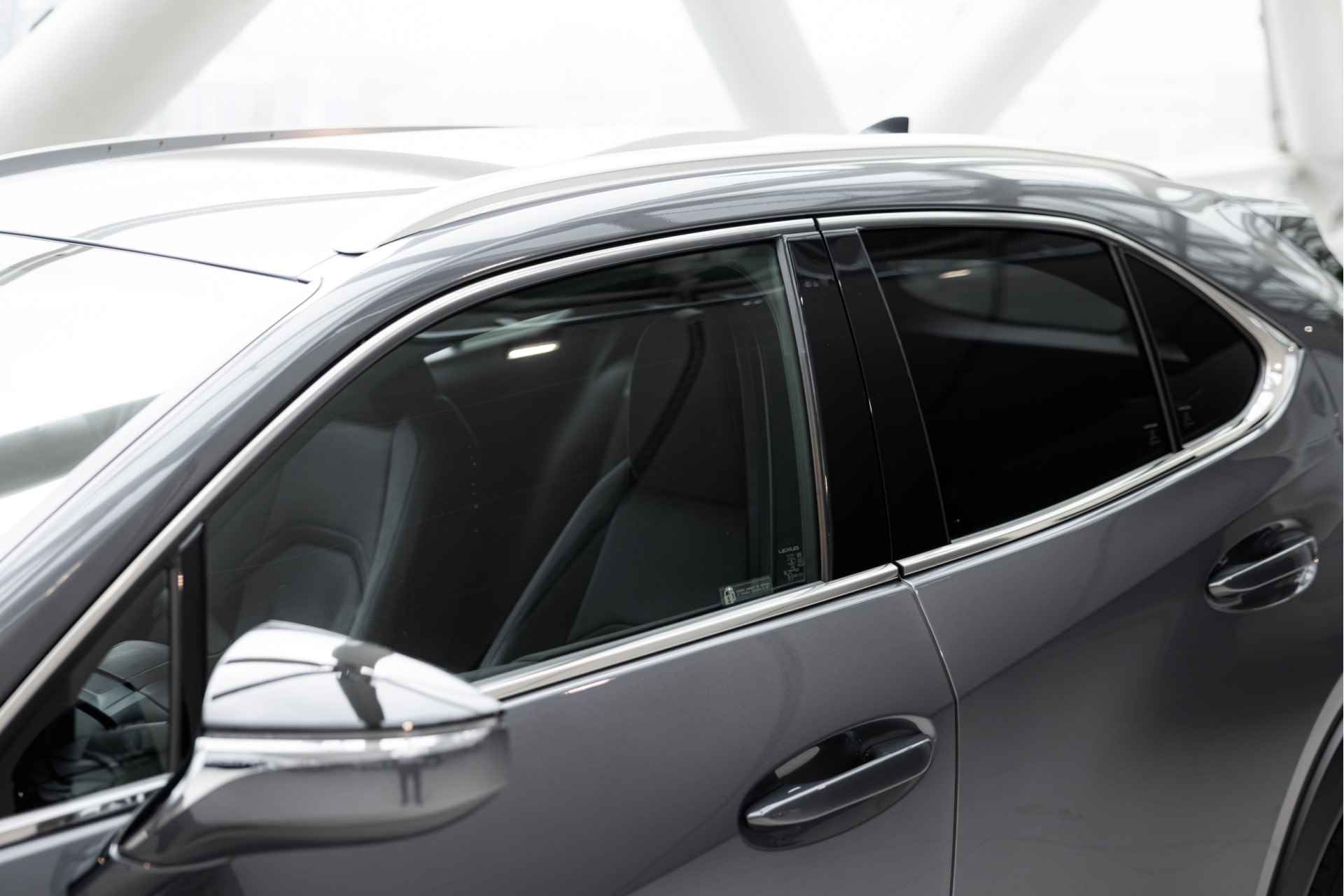 Lexus UX 250h Business Line | Achteruitrijcamera | Climate Control | Parkeersensoren | PhoneConnect | - 31/51