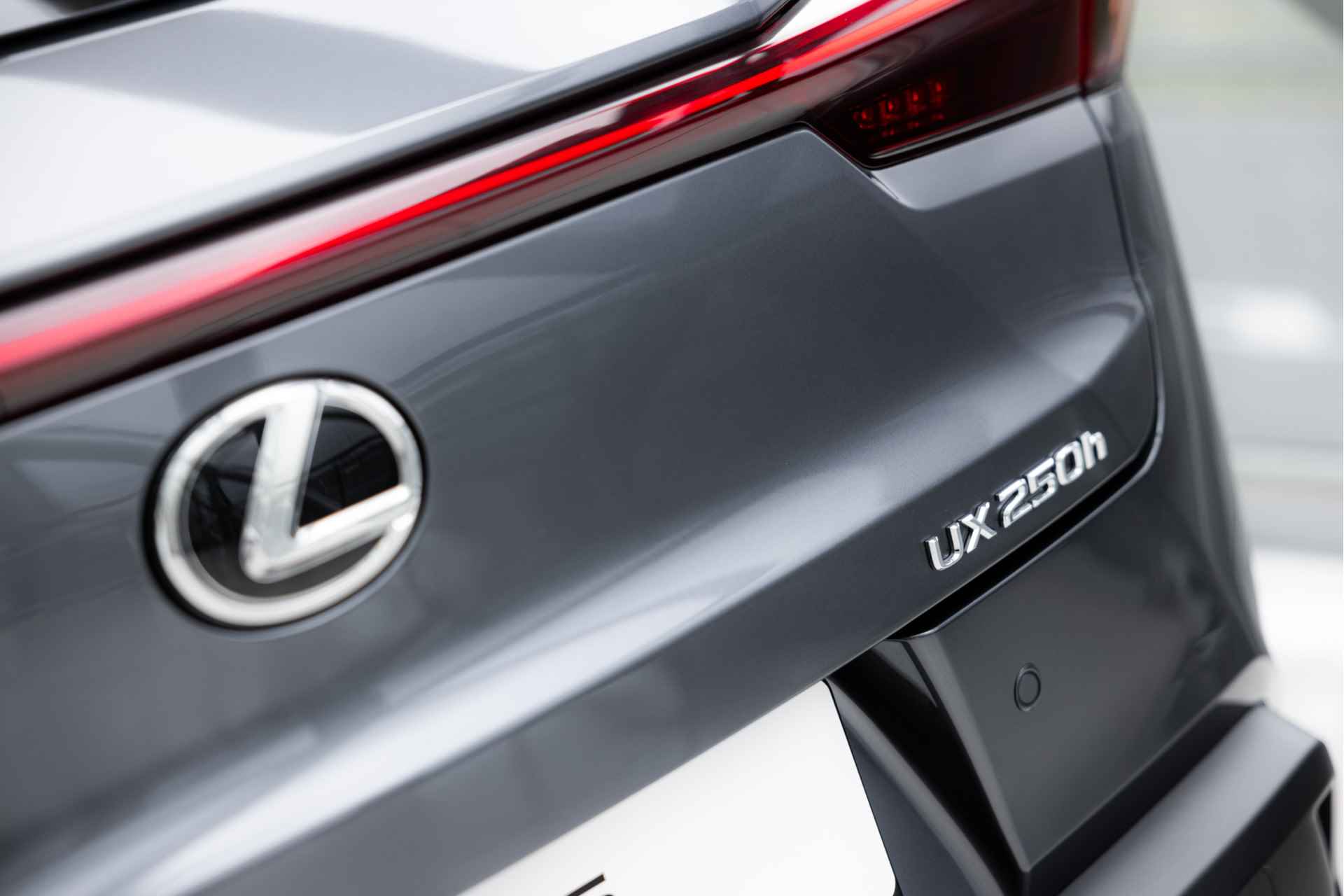 Lexus UX 250h Business Line | Achteruitrijcamera | Climate Control | Parkeersensoren | PhoneConnect | - 36/51