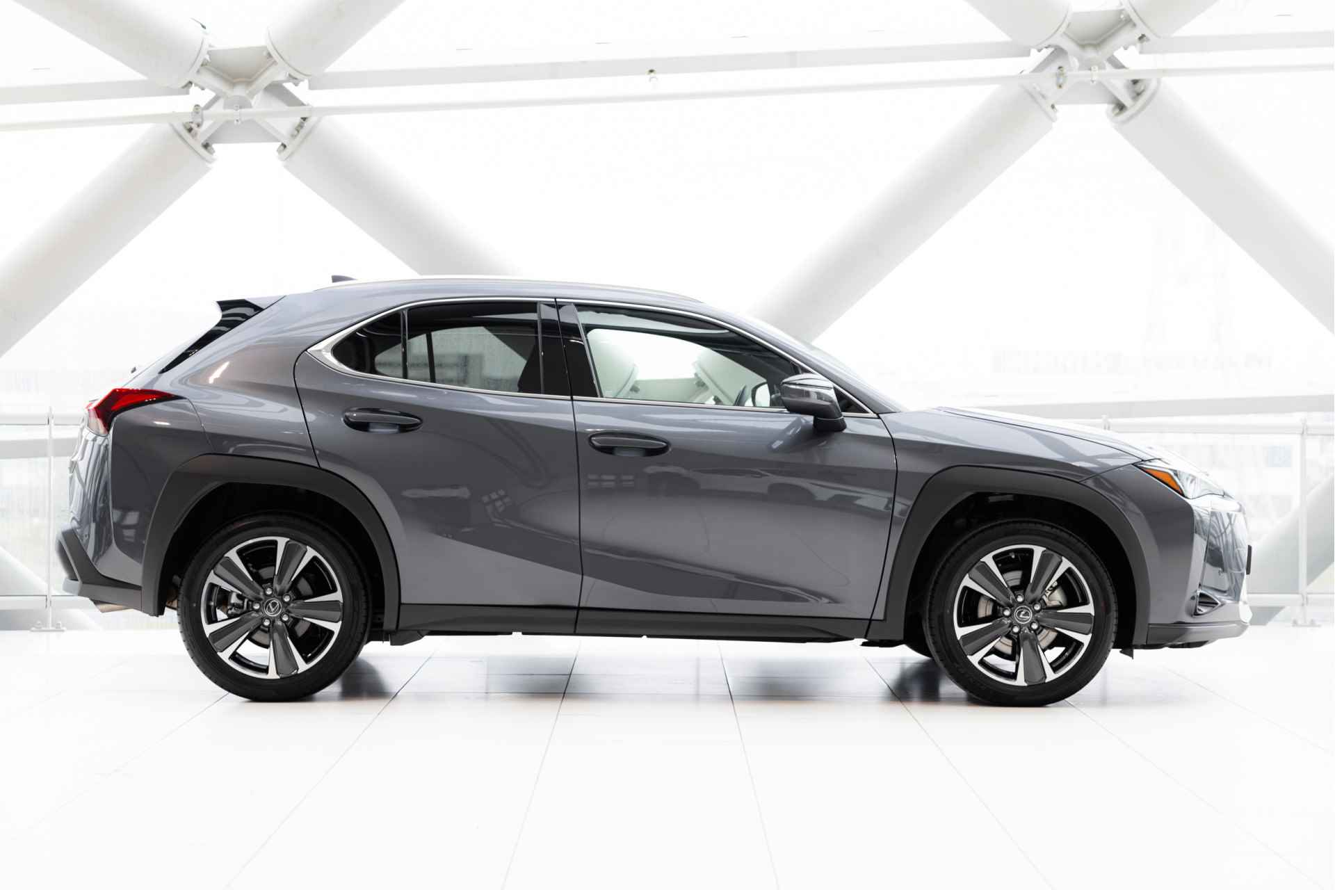 Lexus UX 250h Business Line | Achteruitrijcamera | Climate Control | Parkeersensoren | PhoneConnect | - 13/56