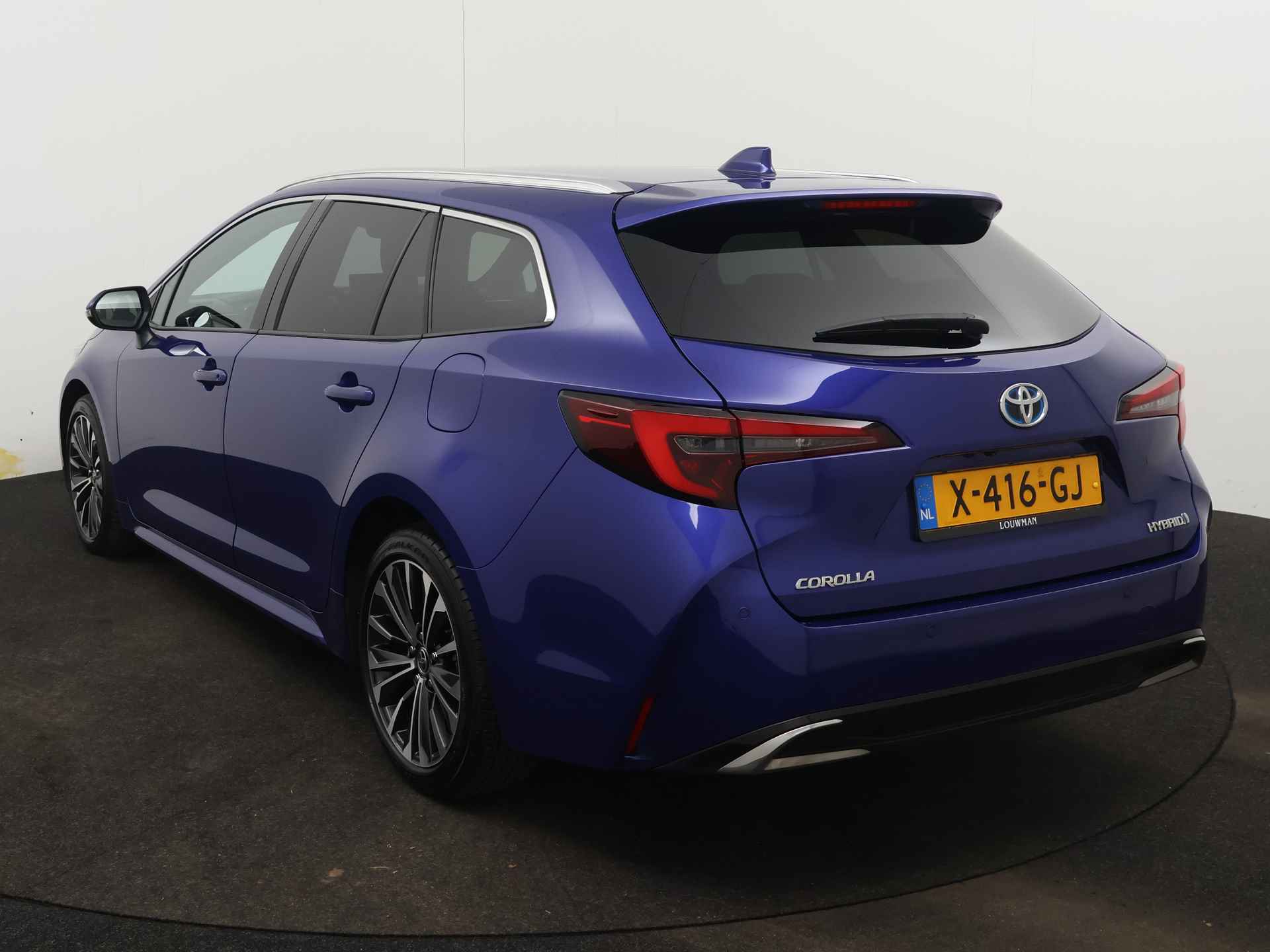 Toyota Corolla Touring Sports 1.8 Hybrid First Edition | Navigatie | Camera | Parkeersensoren | LM velgen | Stoelverwarming | Draadloze telefoonlader | Elektrisch bedienbare achterklep met sensorsturing | - 17/46