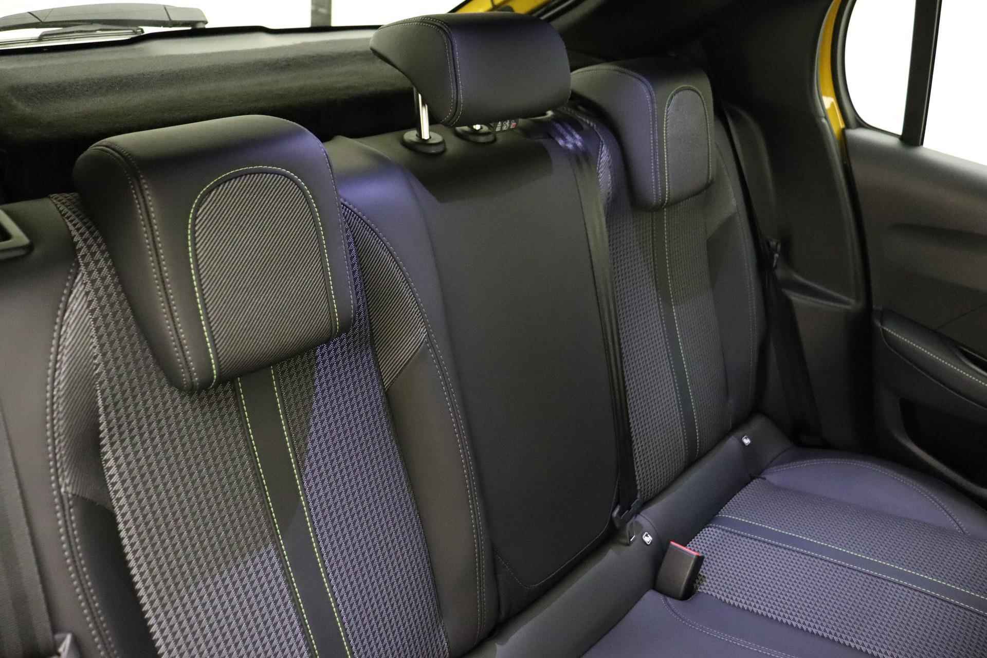 Peugeot 208 1.2 PureTech GT-Line | Navigatie | Climate & Cruise Control | Dode hoek Sensoren | LED | LMV | 3D-Cockpit | - 17/36