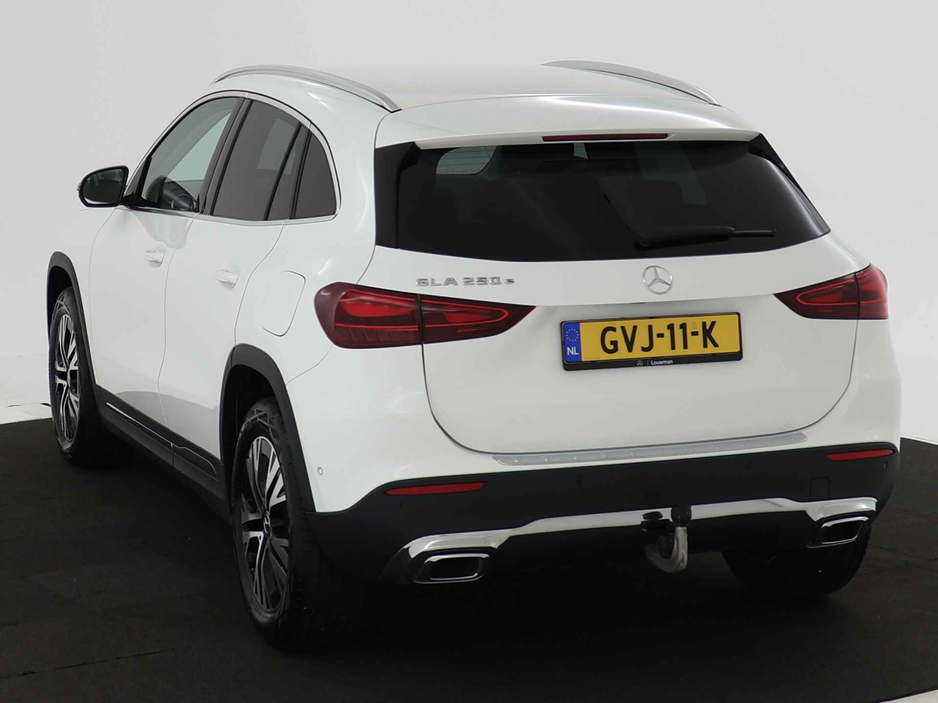 Mercedes-Benz GLA 250 e Face Lift Plug-In Hybride | Trekhaak | AC laden tot 11 kW | Dodehoek assist | Stuur en stoelverwarming | Inclusief 24 maanden MB Certified garantie voor Europa. - 17/46