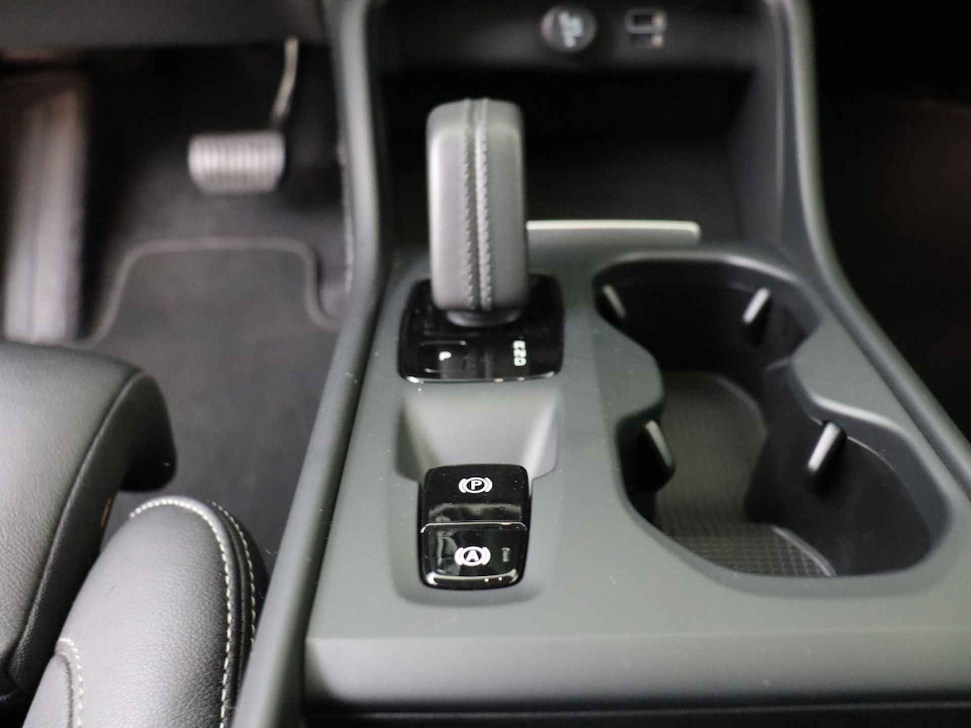 Volvo XC40 1.5 T5 Momentum Pro | 360°-camera | Trekhaak - 19/40