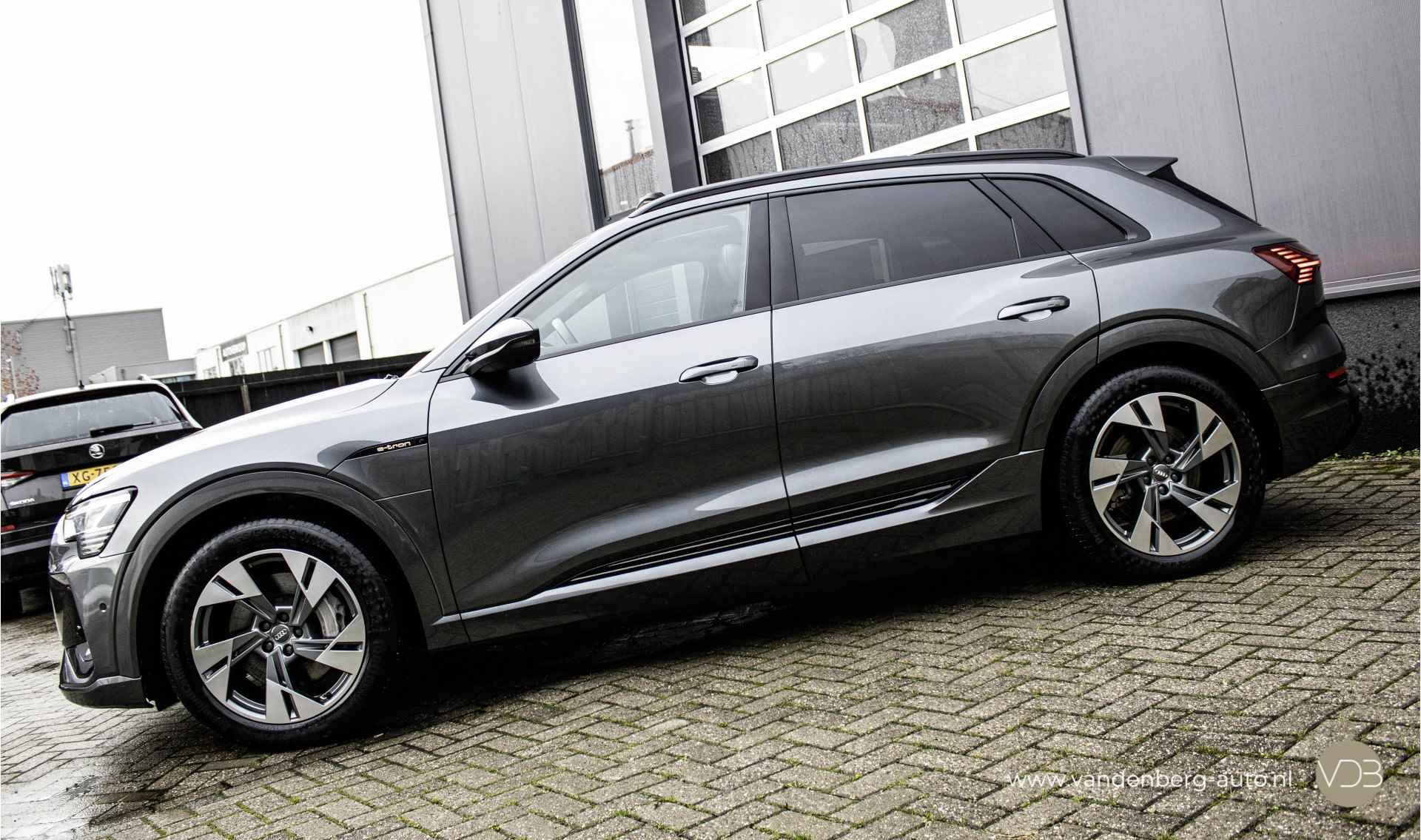 Audi e-tron 50 QuattroS-Line Black Edition PANO Origineel NL - 2/13