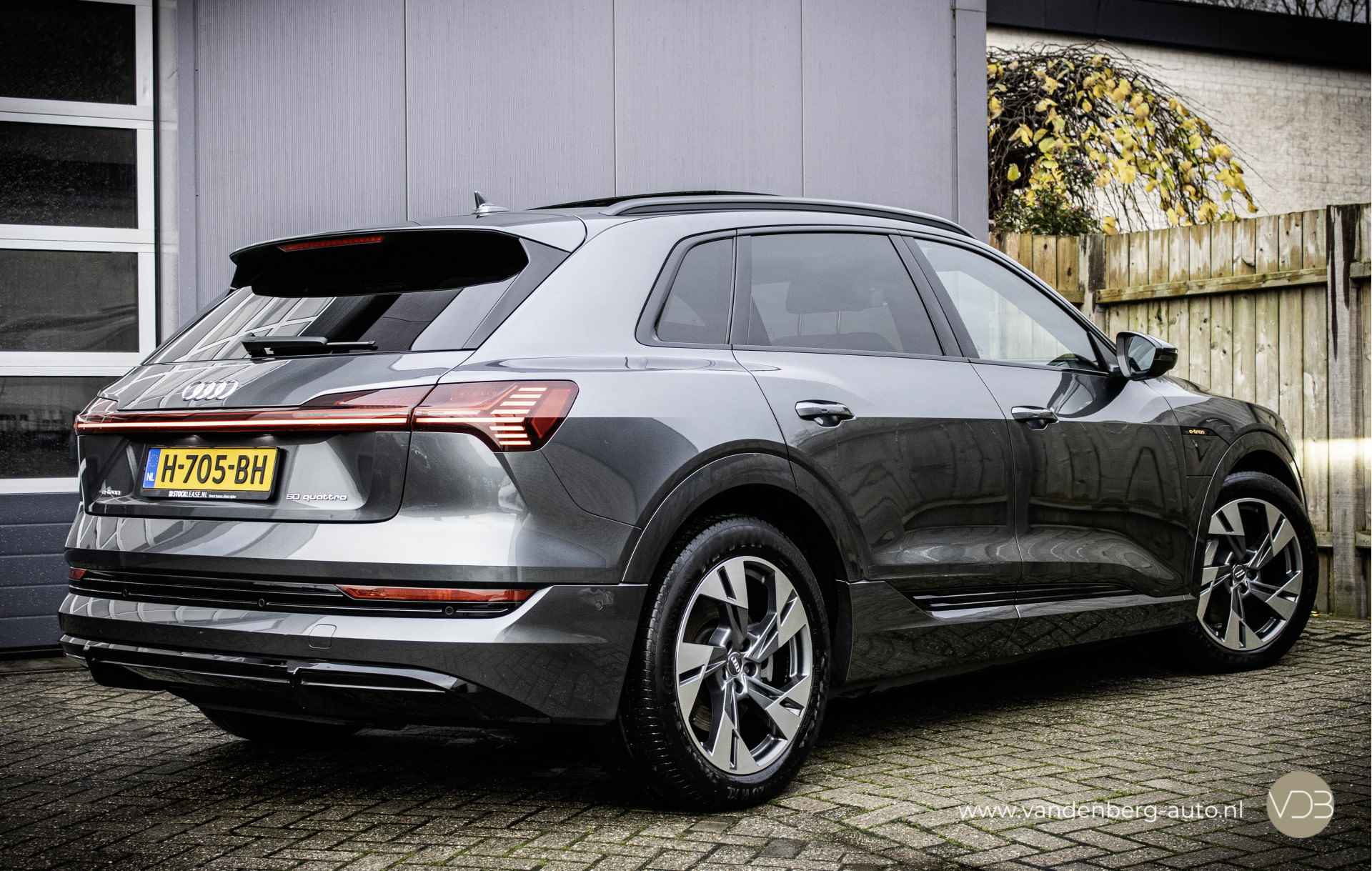 Audi e-tron 50 QuattroS-Line Black Edition PANO Origineel NL - 5/13