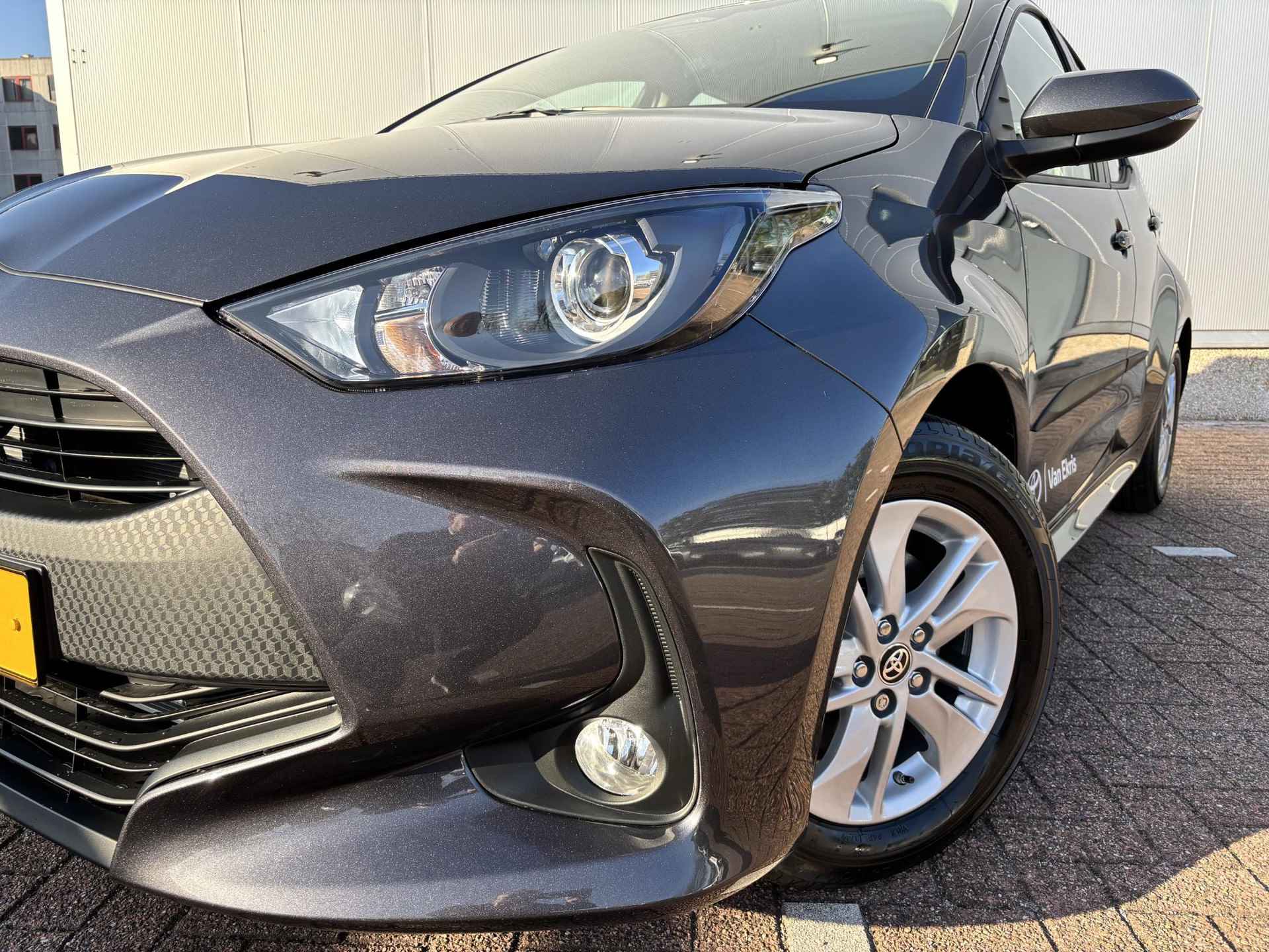 Toyota Yaris 1.5 Hybrid 115 Active Apple carplay, Android auto, Parkeercamera, Stootlijsten, Wielsloten - 3/44