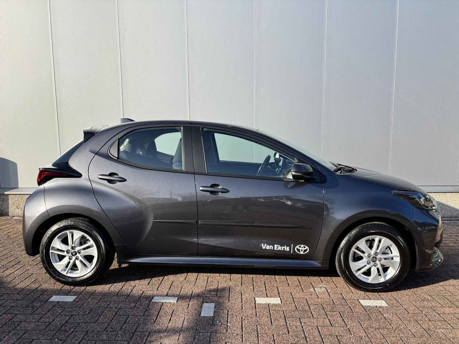 Toyota Yaris 1.5 Hybrid 115 Active Apple carplay, Android auto, Parkeercamera, Stootlijsten, Wielsloten - 7/44