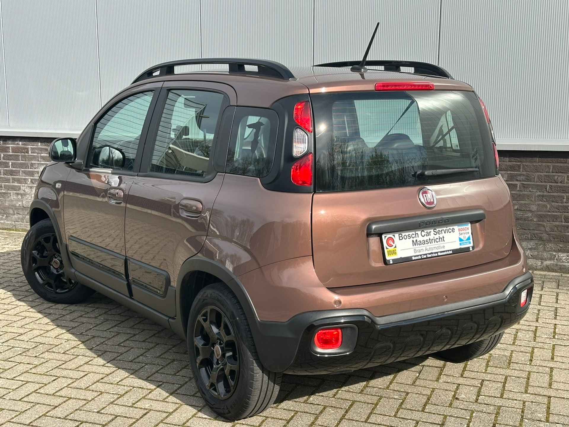 Fiat Panda 1.2 City Cross Trussardi | Italian Brown | Leer | Unieke verschijning Interesse, Proefrit? Bel of app met: 06-24 28 28 42 - 3/23