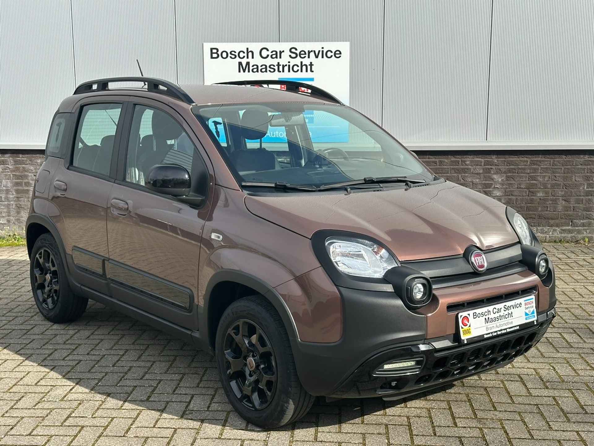 Fiat Panda 1.2 City Cross Trussardi | Italian Brown | Leer | Unieke verschijning Interesse, Proefrit? Bel of app met: 06-24 28 28 42 - 4/23