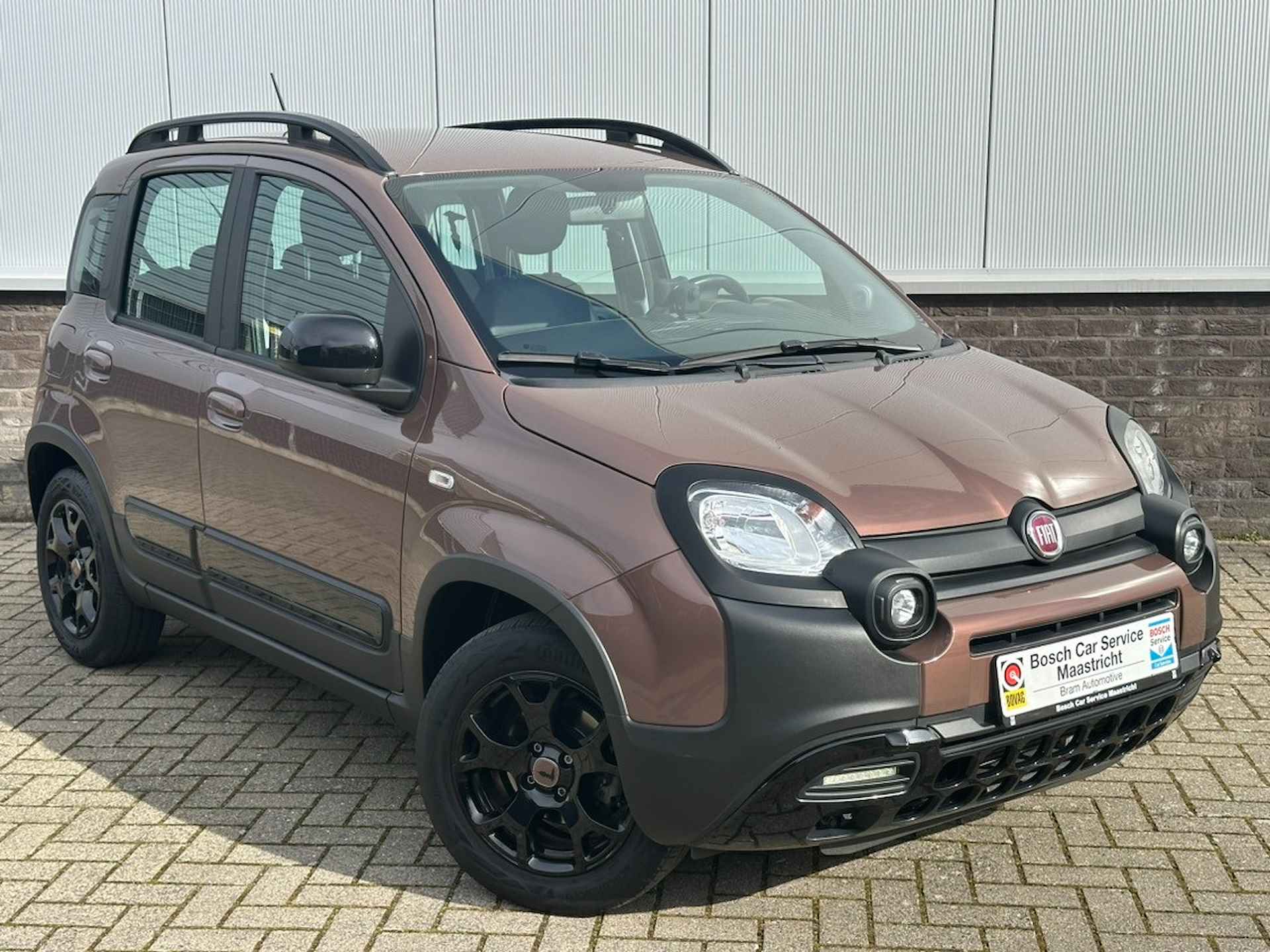 Fiat Panda 1.2 City Cross Trussardi | Italian Brown | Leer | Unieke verschijning Interesse, Proefrit? Bel of app met: 06-24 28 28 42 - 7/23