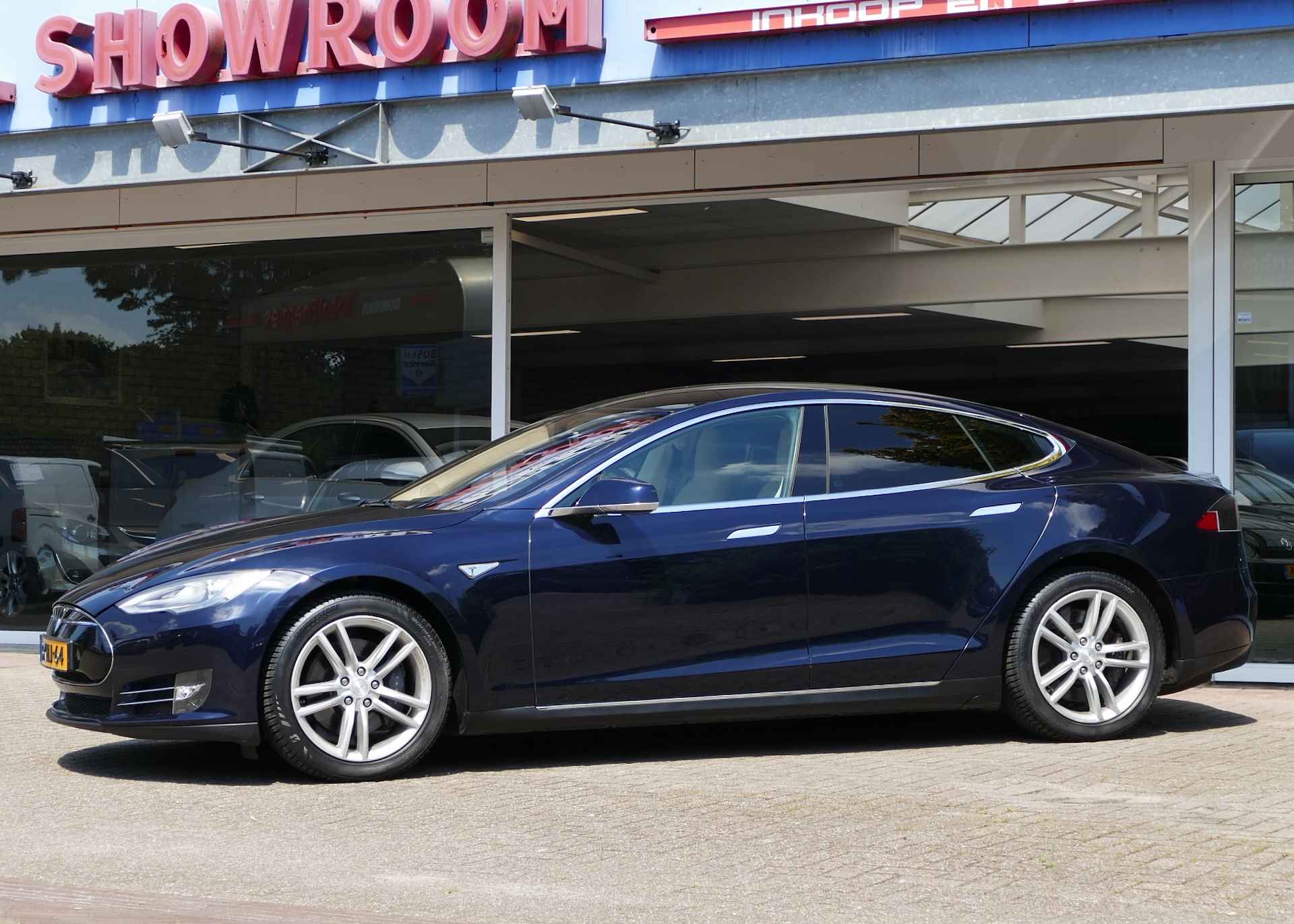 Tesla Model S 85 | FREE CHARGE | stoelverwarming | licht leder interieur | all-season-banden - 43/48