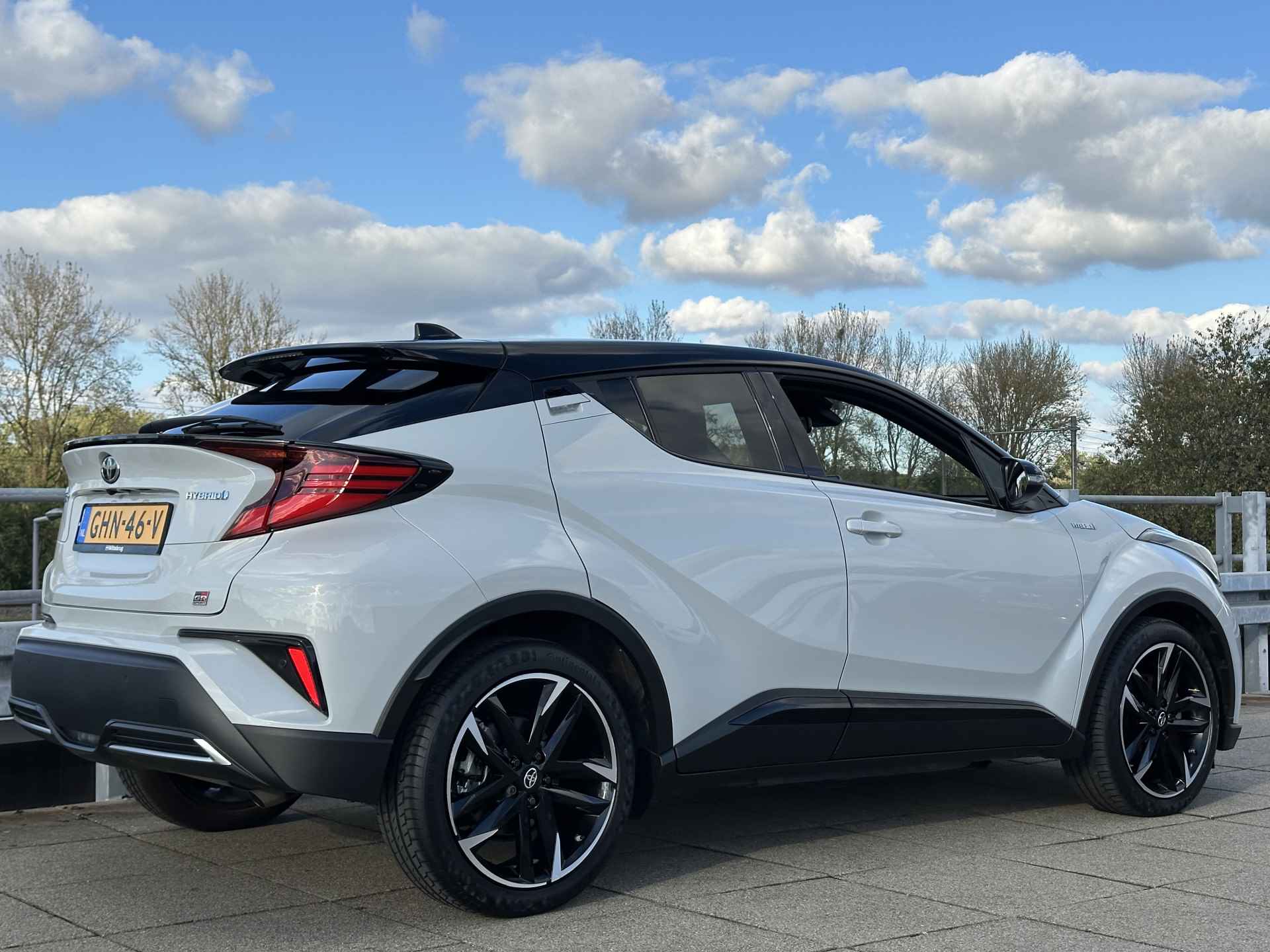 Toyota C-HR 1.8 Hybrid 122pk GR-Sport | 19" Velgen | Stoelverwarming | Navigatie Rijklaarprijs! - 18/41