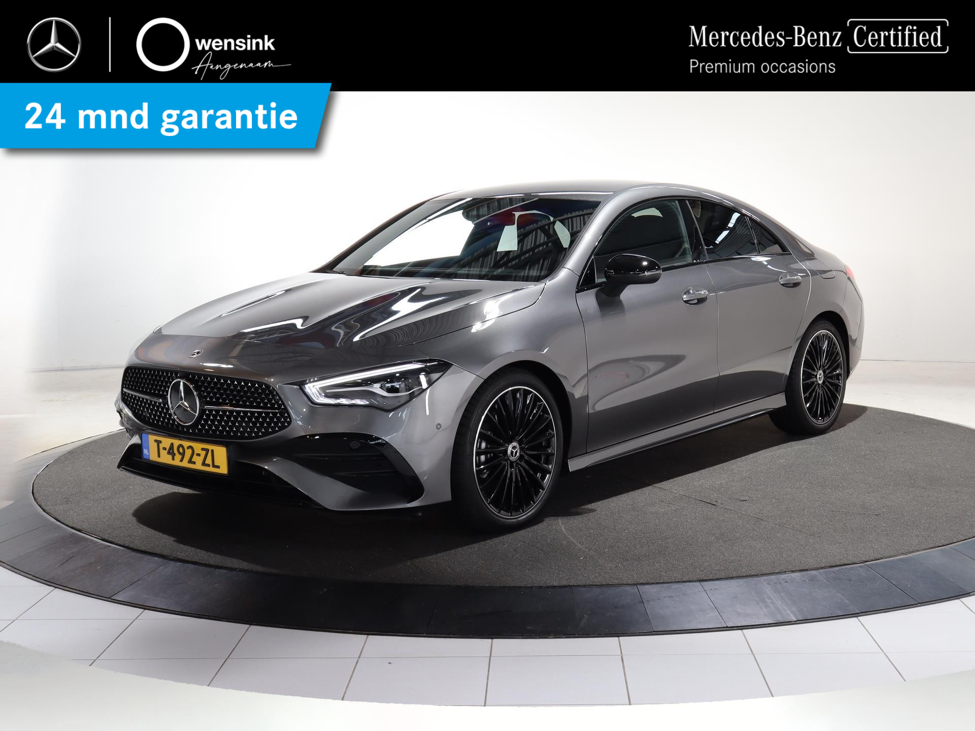 Mercedes-Benz CLA-klasse 180 Coupe AMG Line | Nightpakket incl. 19'' | Achteruitrijcamera | Keyless Go | Sfeerverlichting | Digitaal Display | Draadloos laden |