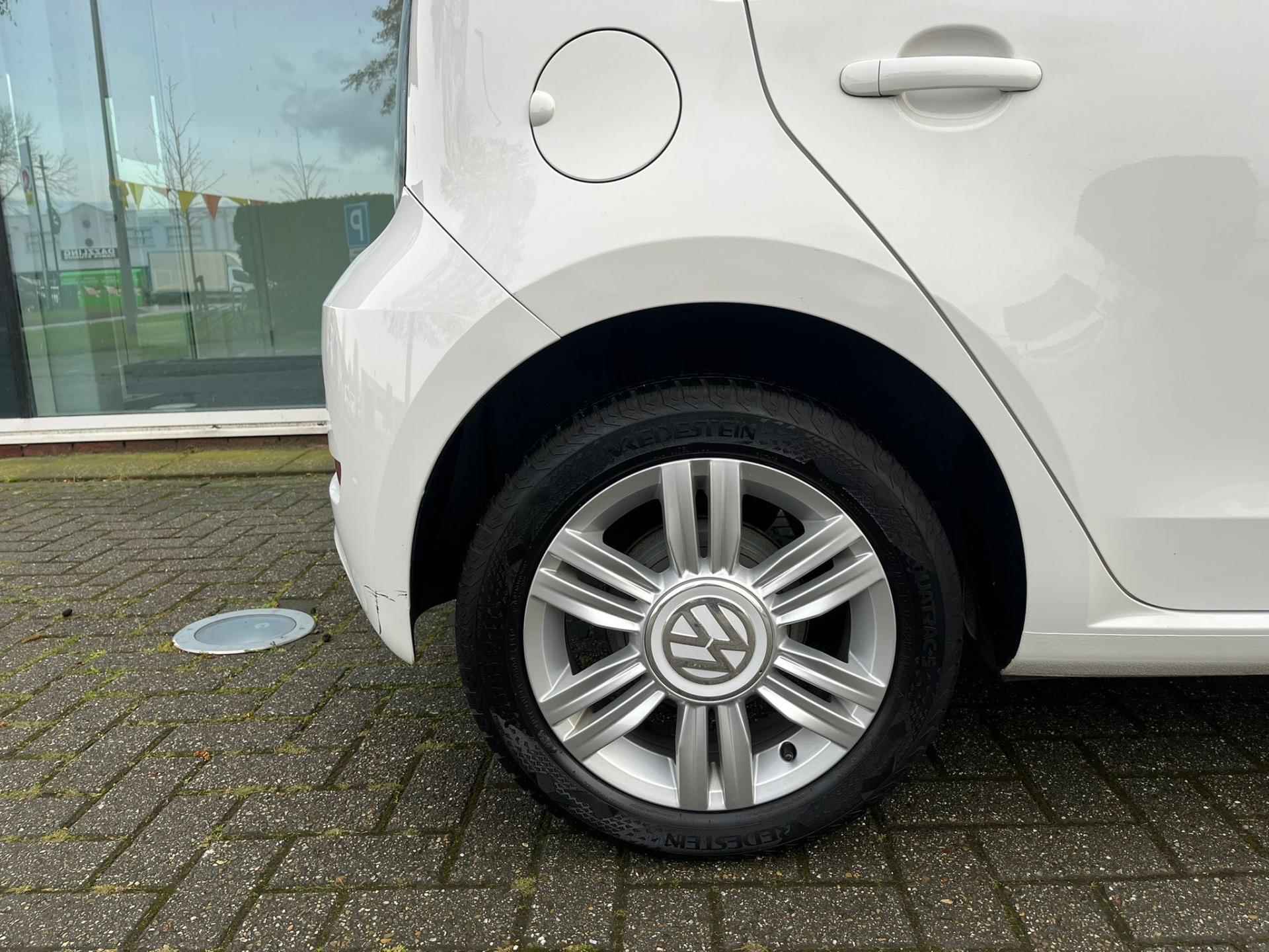 Volkswagen Up! 1.0 BMT high up! - Automaat - Parkeerhulp - Climate - Winterpakket - Org.NL - 13/24