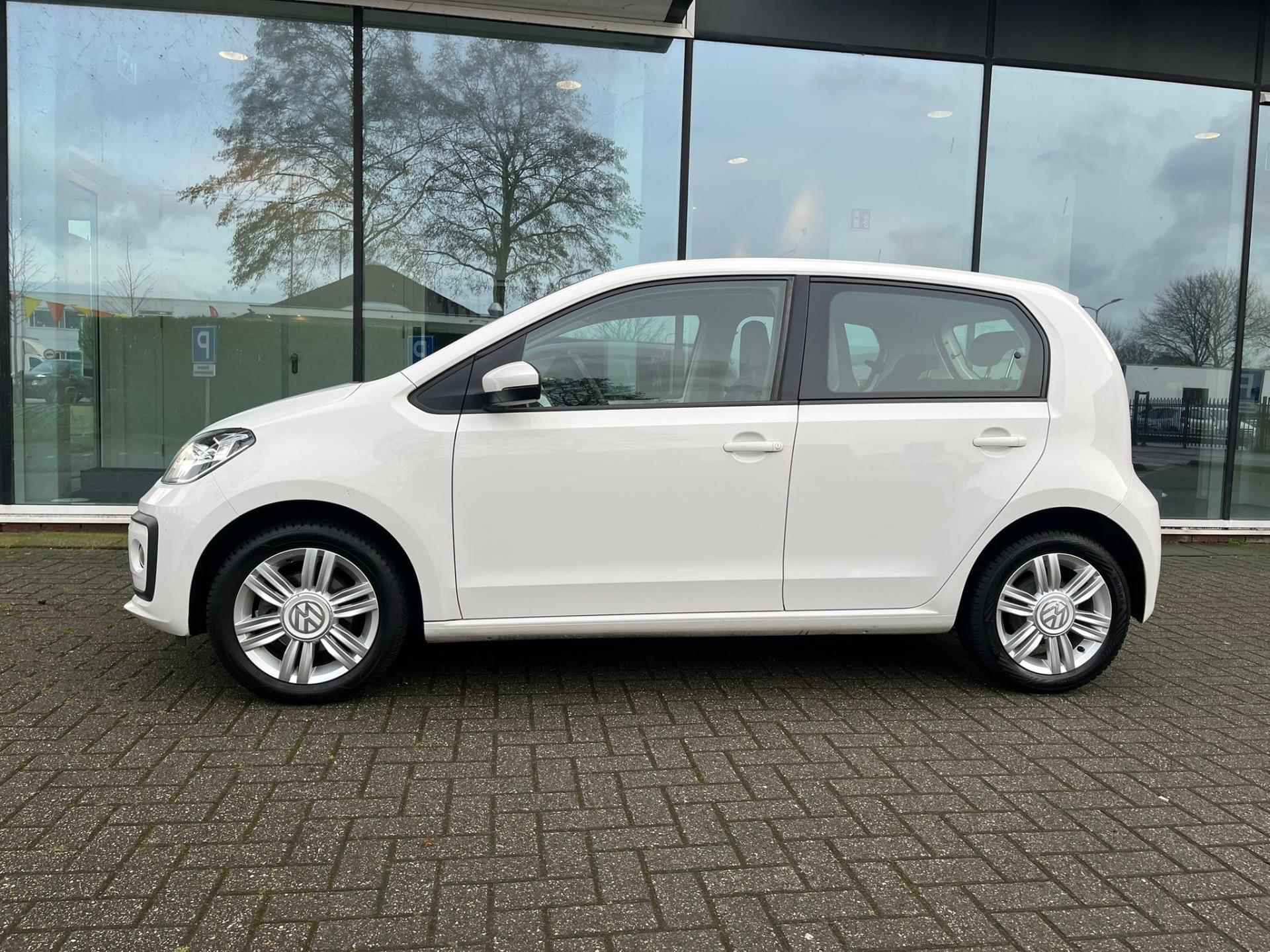 Volkswagen Up! 1.0 BMT high up! - Automaat - Parkeerhulp - Climate - Winterpakket - Org.NL - 18/24