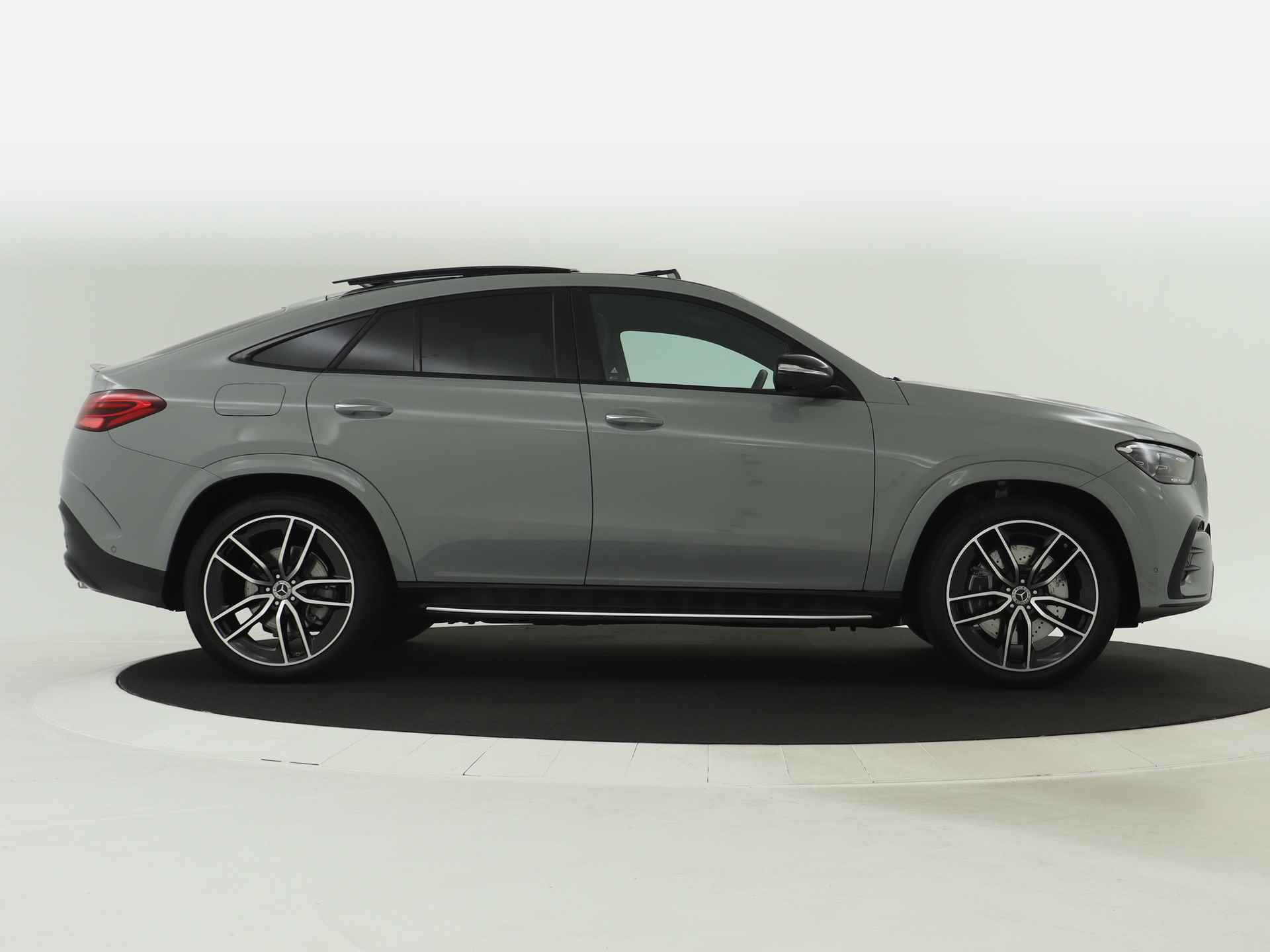 Mercedes-Benz GLE 400 e 4MATIC Sport Edition Premium | Burmester Soundsystem | Distronic | Trekhaak | Panorama Schuif-kanteldak | Treeplanken | Stoelventilatie | Inclusief 24 maanden MB Certified garantie voor Europa. - 16/46