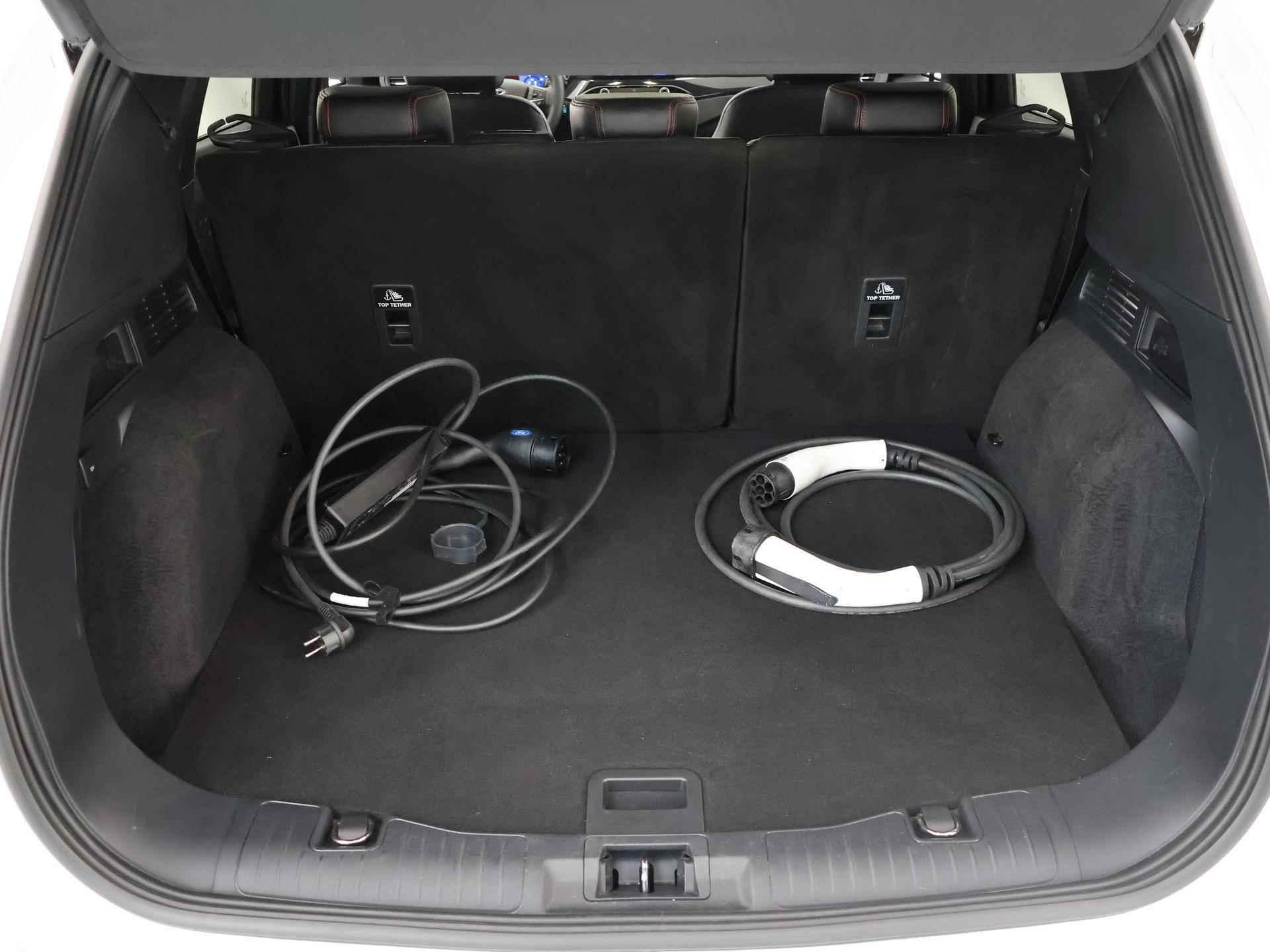 Ford Kuga 2.5 PHEV ST-Line X | Adaptive Cruise Control | Winterpack | Adaptive LED koplampen | B&O Premium Audio | - 40/46