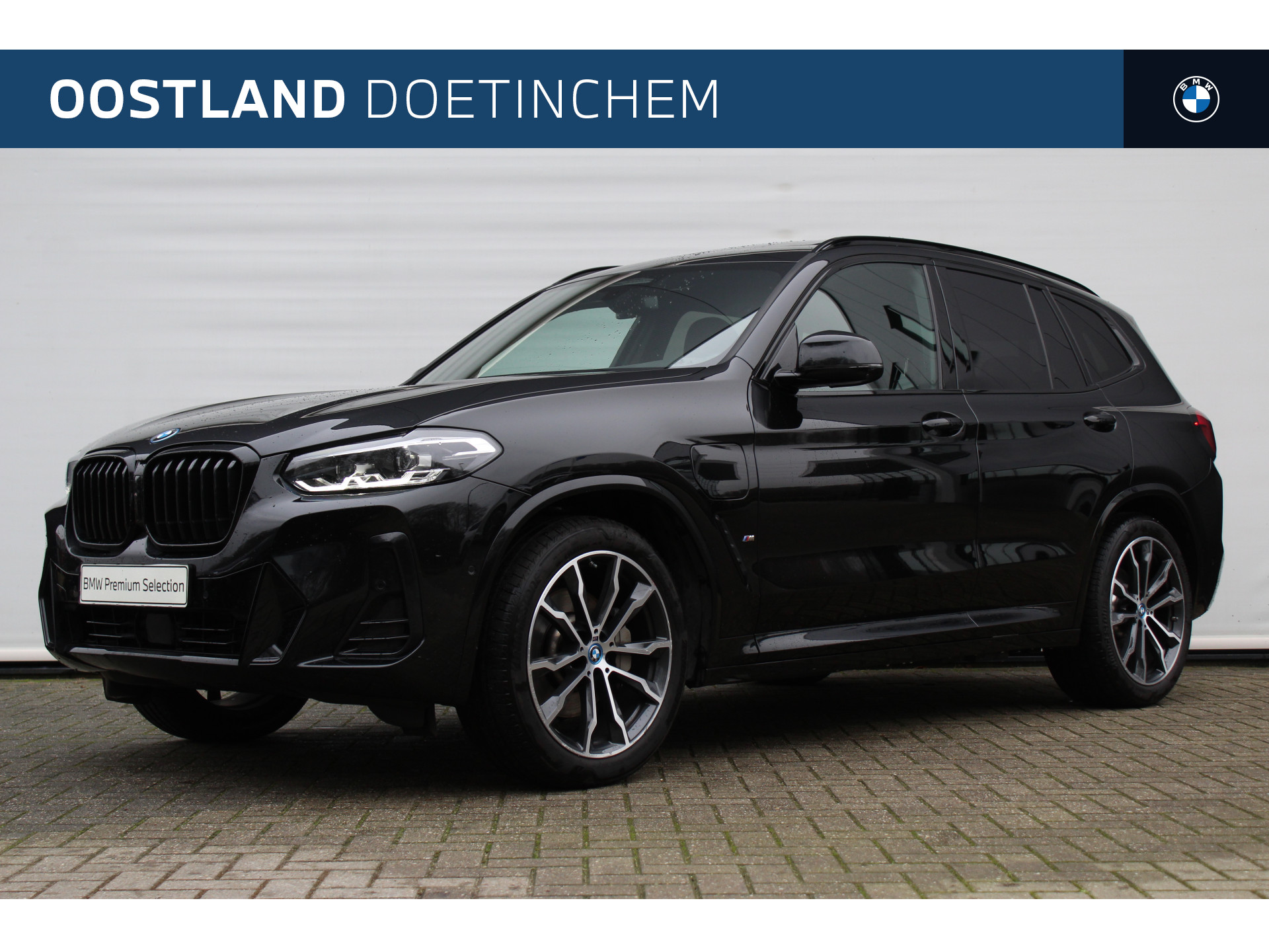 BMW X3 xDrive30e High Executive M Sport Automaat / Panoramadak / Trekhaak / Sportstoelen / Verwarmd stuurwiel / Adaptief onderstel / Stoelverwarming / Harman Kardon / Parking Assistant Plus