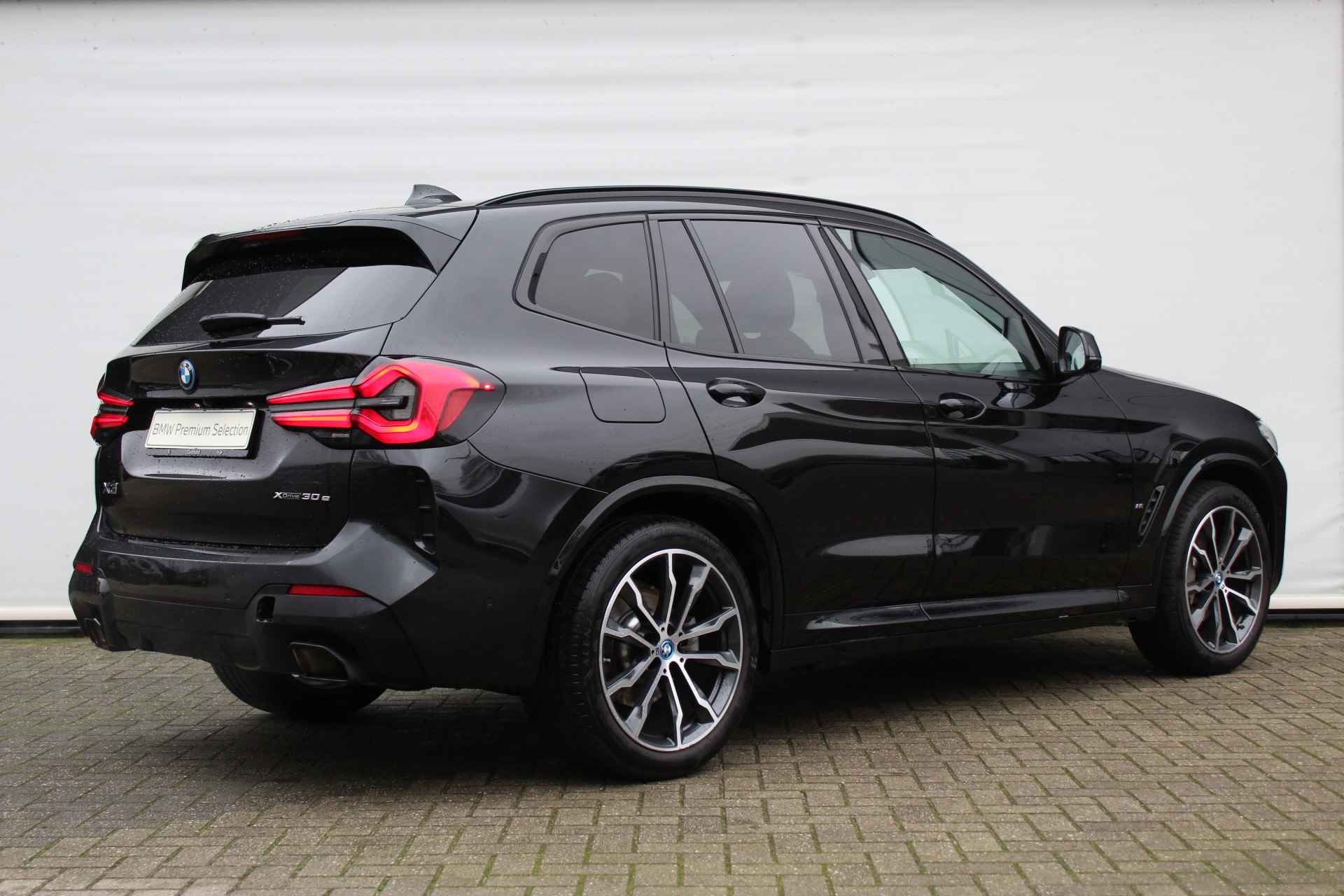 BMW X3 xDrive30e High Executive M Sport Automaat / Panoramadak / Trekhaak / Sportstoelen / Verwarmd stuurwiel / Adaptief onderstel / Stoelverwarming / Harman Kardon / Parking Assistant Plus - 4/30