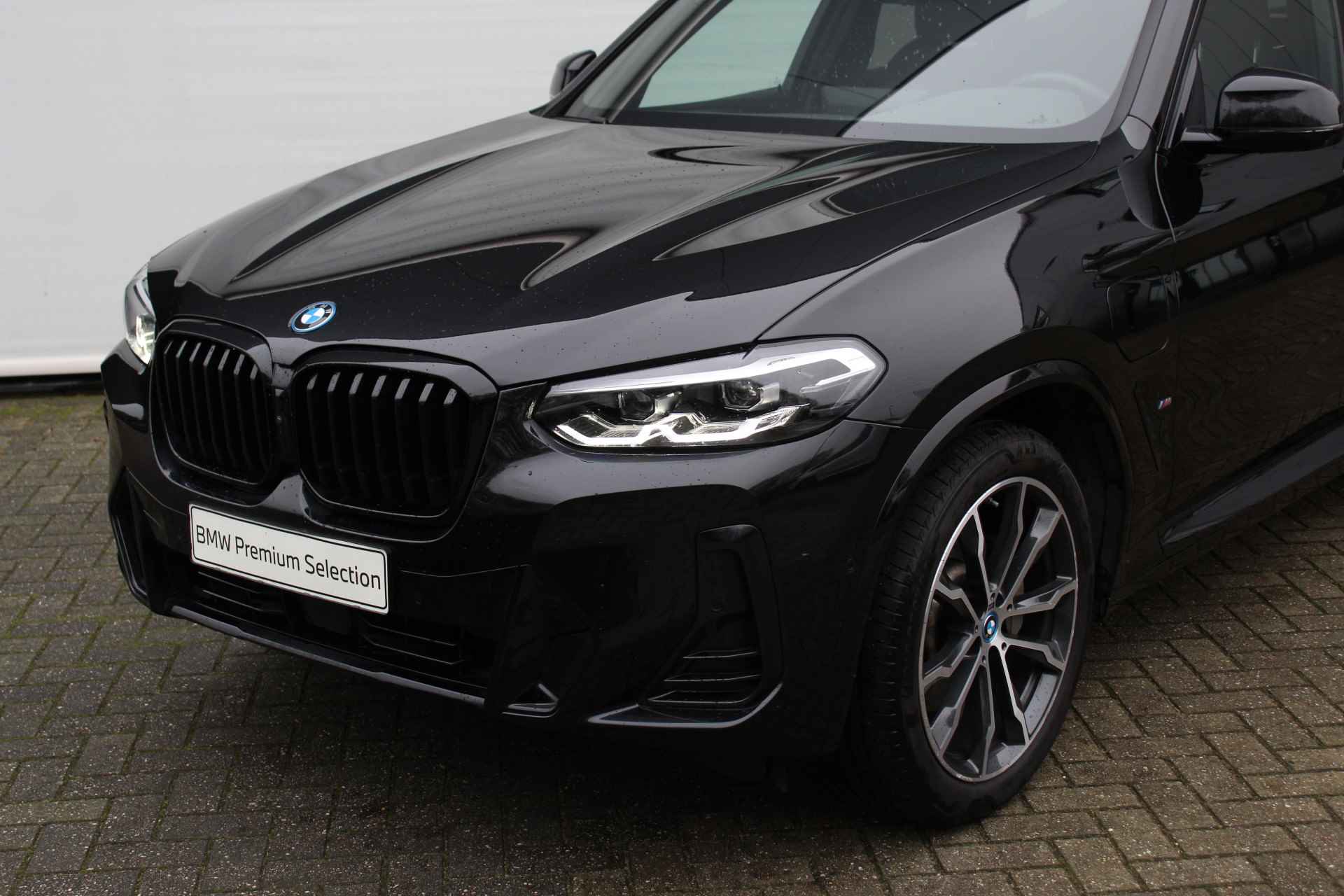 BMW X3 xDrive30e High Executive M Sport Automaat / Panoramadak / Trekhaak / Sportstoelen / Verwarmd stuurwiel / Adaptief onderstel / Stoelverwarming / Harman Kardon / Parking Assistant Plus - 6/30