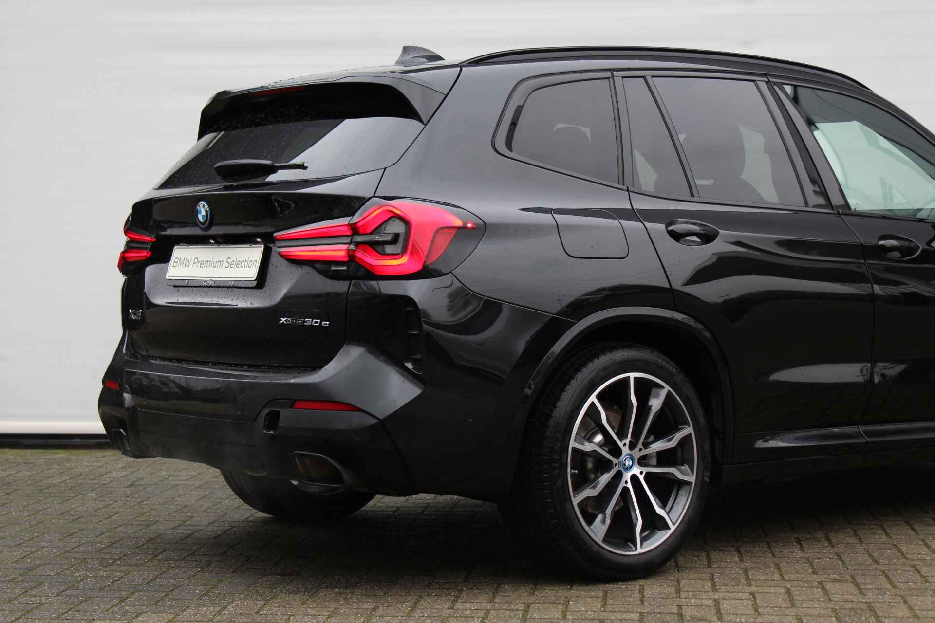 BMW X3 xDrive30e High Executive M Sport Automaat / Panoramadak / Trekhaak / Sportstoelen / Verwarmd stuurwiel / Adaptief onderstel / Stoelverwarming / Harman Kardon / Parking Assistant Plus - 15/30