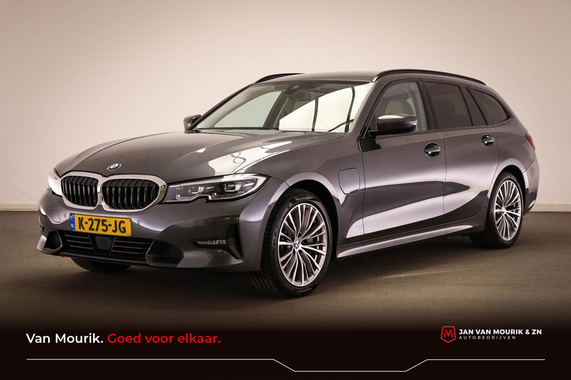 BMW 3-serie Touring 330e High Executive | SPORT LINE / PARKING- PACK | LEDER | CAMERA | 18"