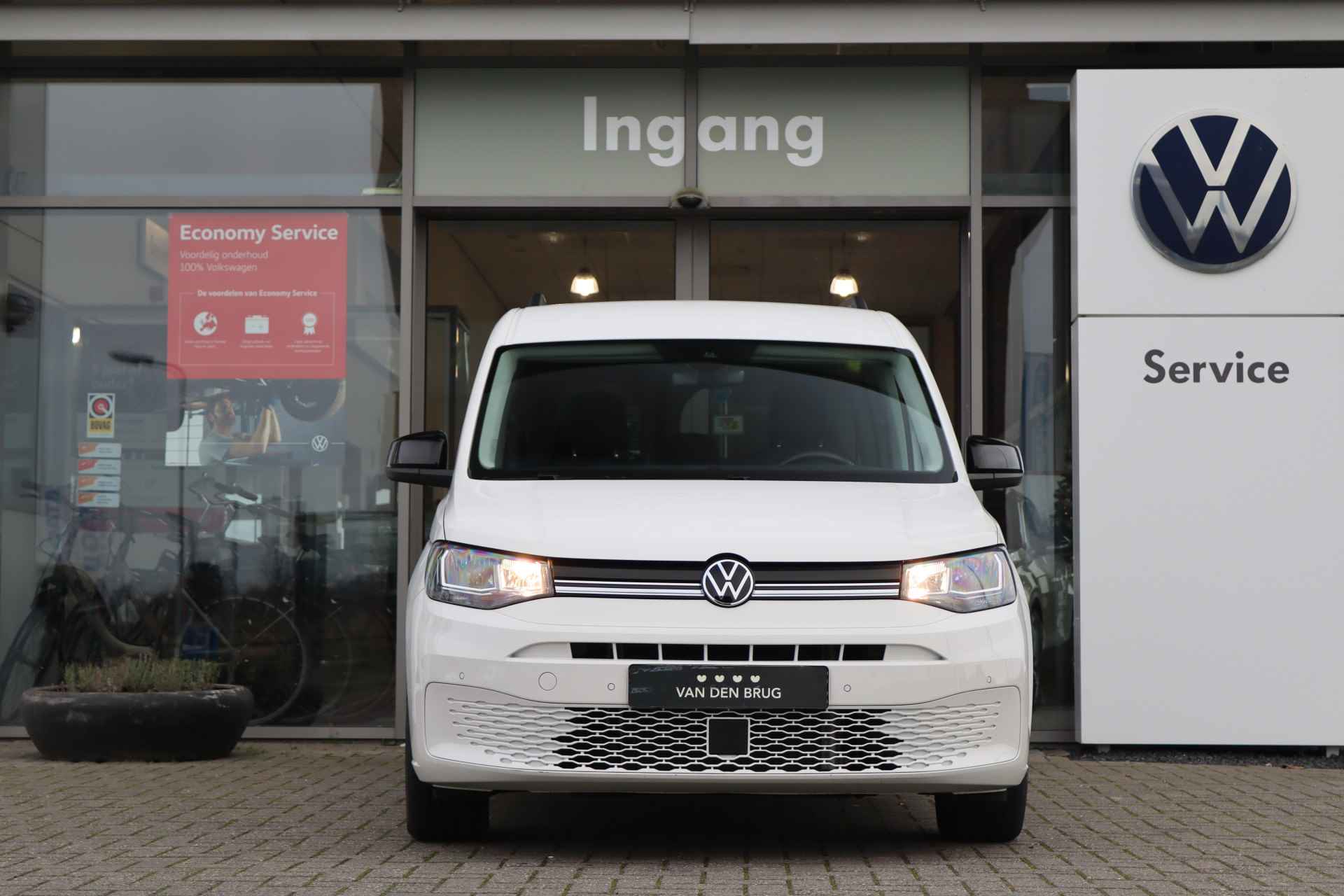 Volkswagen Caddy 1.5 TSI 115 pk Life 5p | Trekhaak Afneembaar | Climatronic | App Connect | PDC | Cruise Control | Fabrieksgarantie tot 07-03-2027 of 80.000km - 4/33