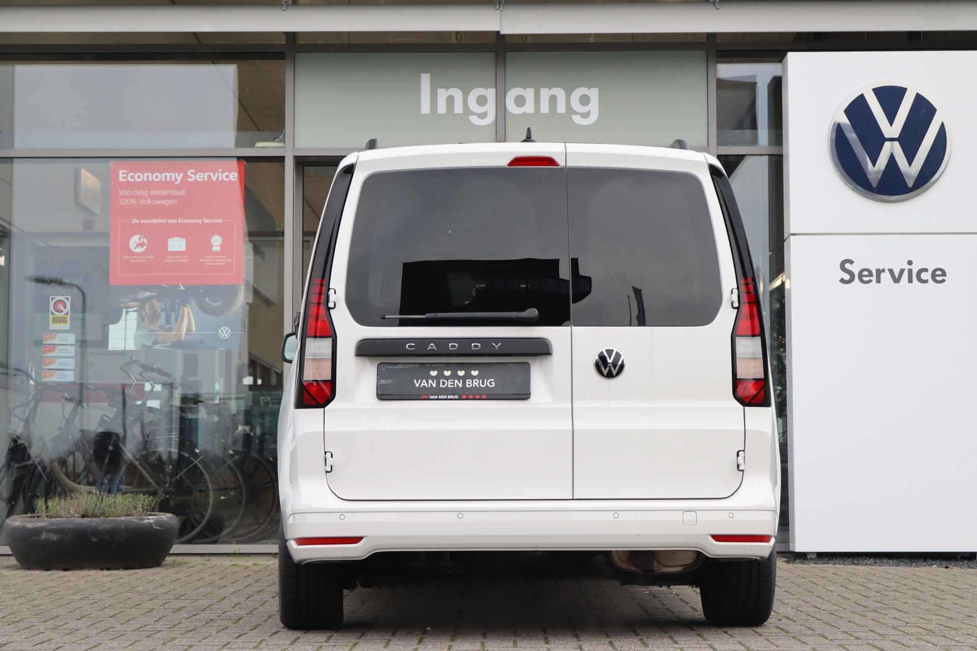 Volkswagen Caddy 1.5 TSI 115 pk Life 5p | Trekhaak Afneembaar | Climatronic | App Connect | PDC | Cruise Control | Fabrieksgarantie tot 07-03-2027 of 80.000km - 8/33