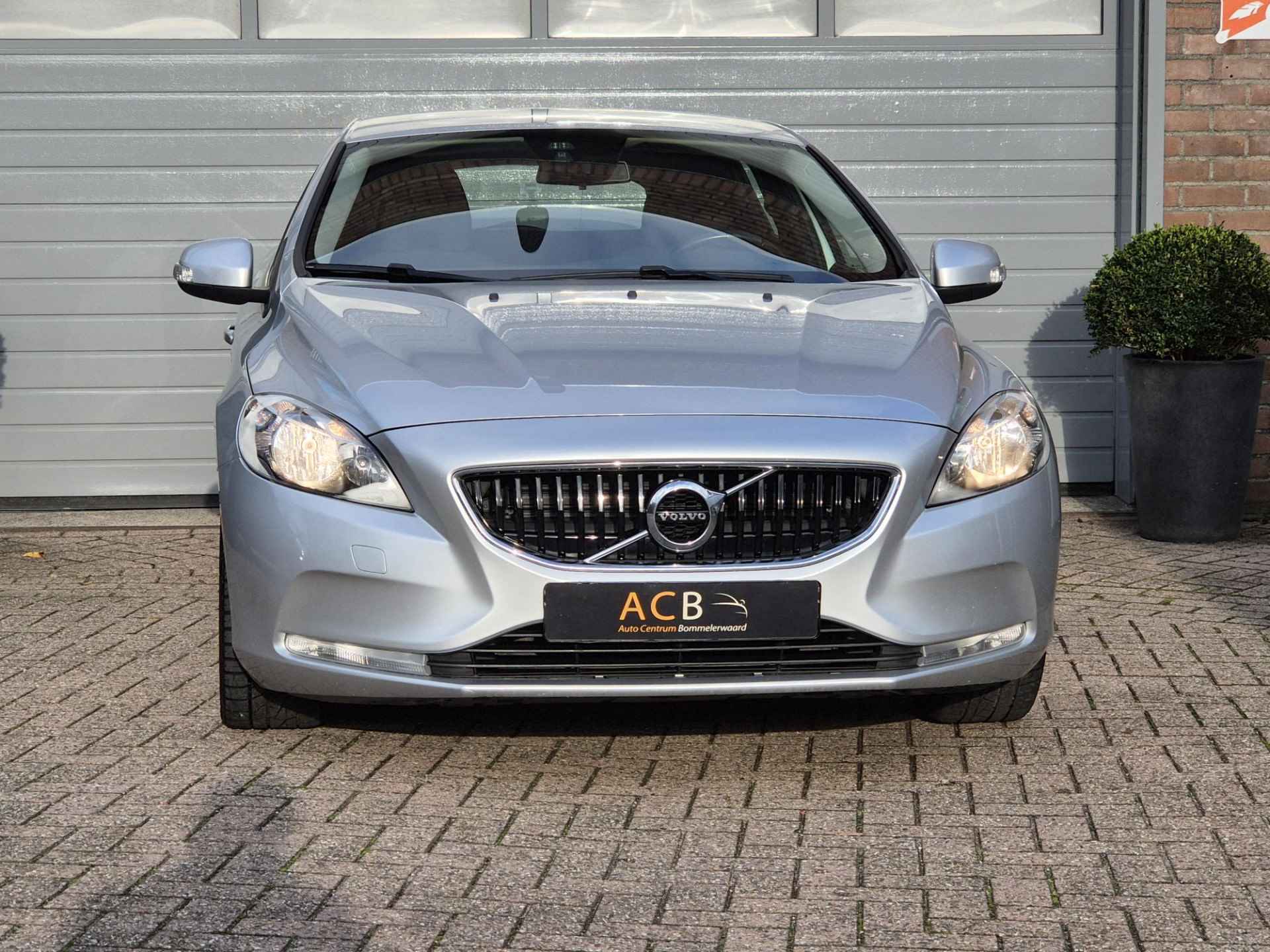 Volvo V40 2.0 D2 Momentum € 584 Rest BPM, Set extra velgen inclusief. - 20/23