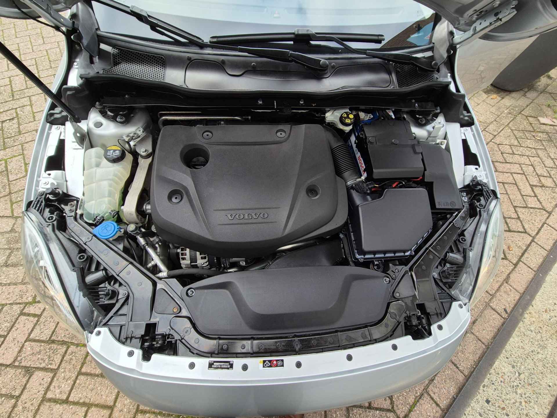 Volvo V40 2.0 D2 Momentum € 584 Rest BPM, Set extra velgen inclusief. - 23/23