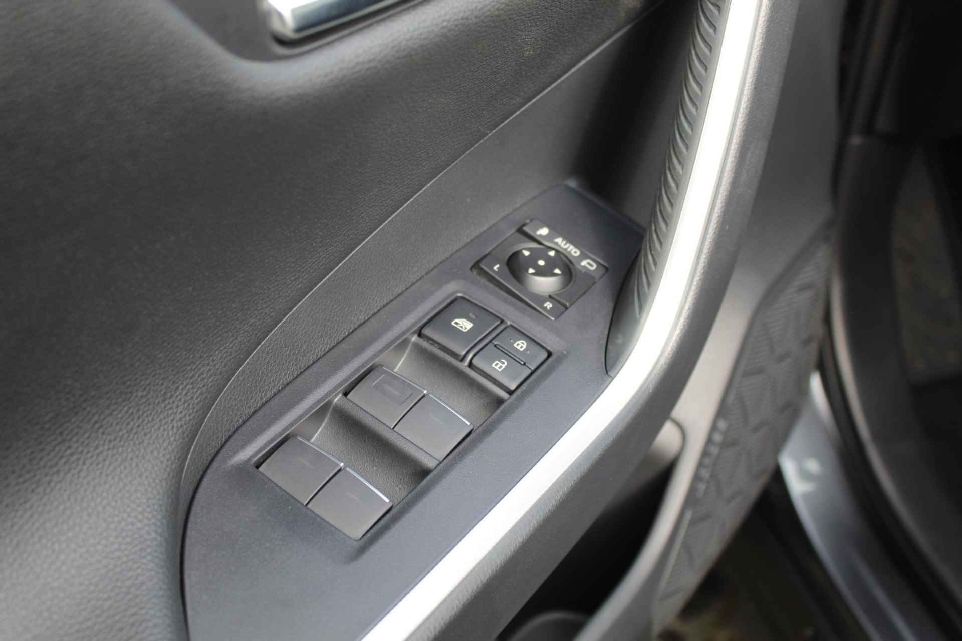 Suzuki Across 2.5 Plug-in Hybrid Style | Carplay | Stoelverwarming | Plug In |  Bereik 70+ km | 306 pk | - 28/38