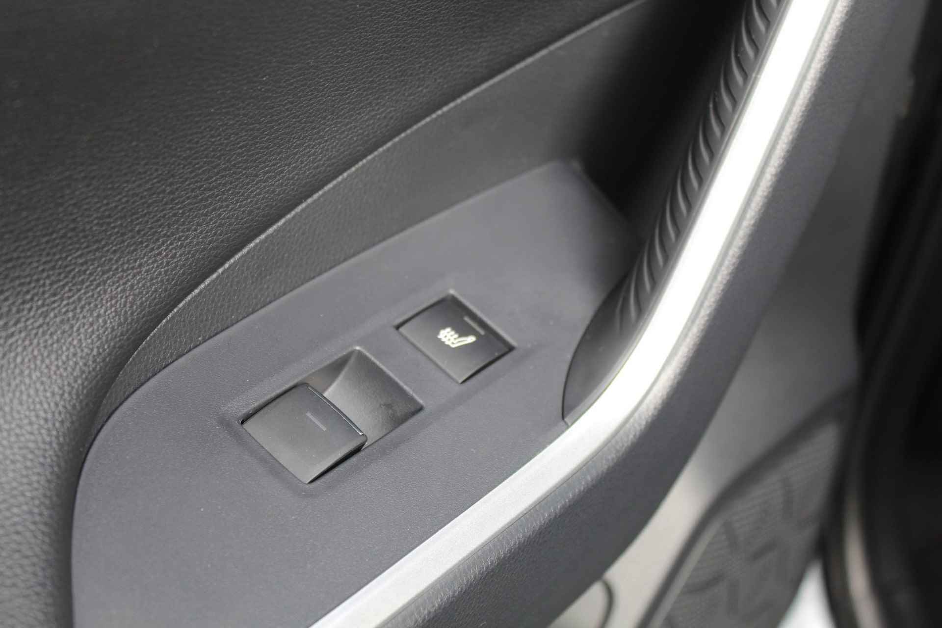 Suzuki Across 2.5 Plug-in Hybrid Style | Carplay | Stoelverwarming | Plug In |  Bereik 70+ km | 306 pk | - 32/38