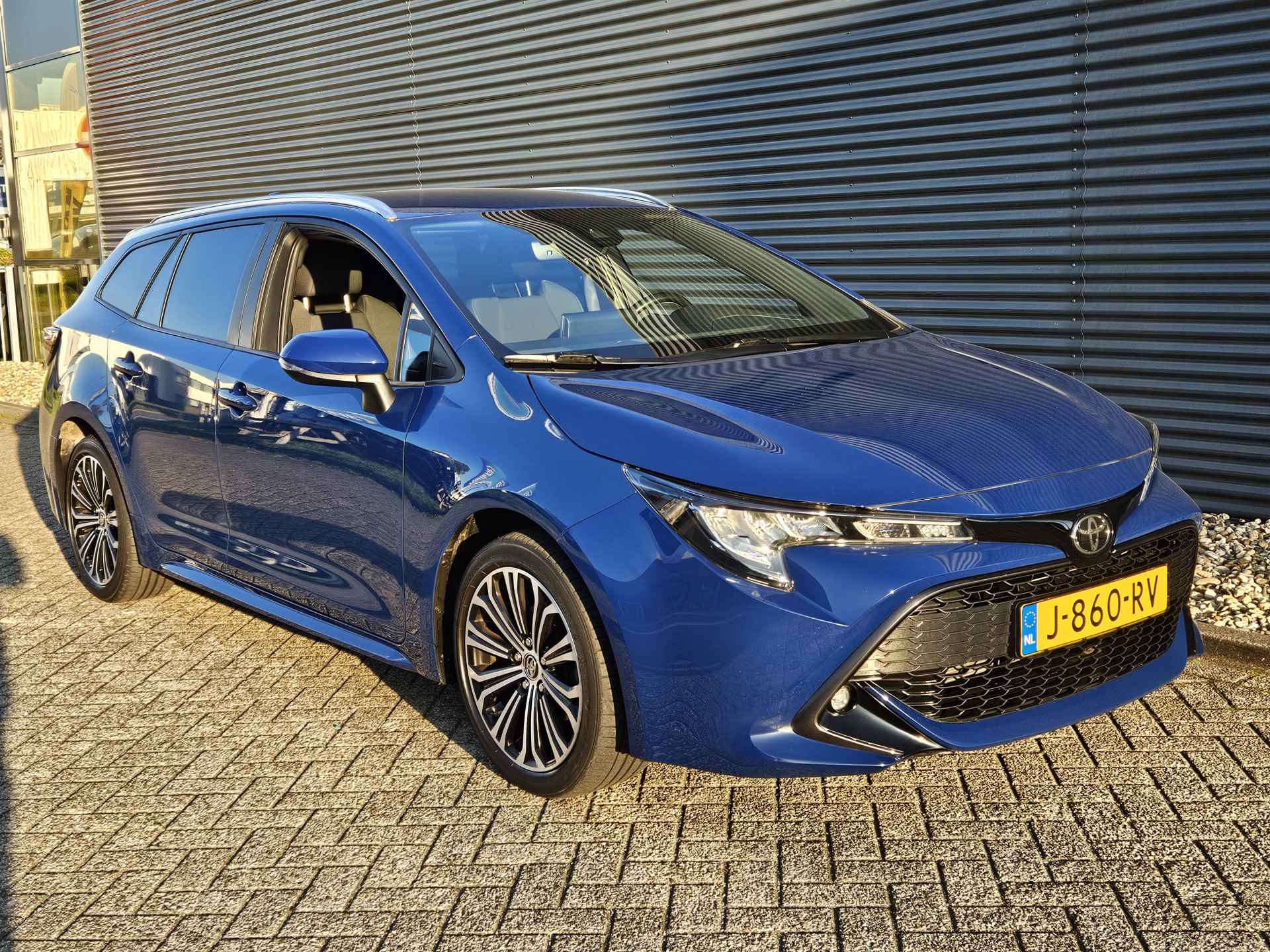 Toyota Corolla Touring Sports 1.2 Turbo Dynamic | Navigatie | Camera | 17 inch Velgen | Climate Control | Cruise Control |Superlage kilometerstand met NAP !! | Lekker Ruime Stationwagon | - 3/36