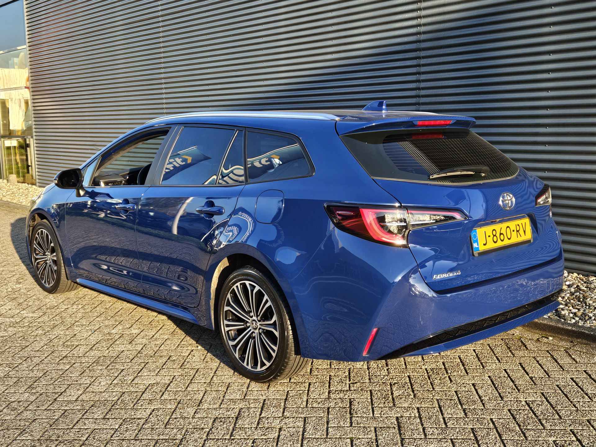 Toyota Corolla Touring Sports 1.2 Turbo Dynamic | Navigatie | Camera | 17 inch Velgen | Climate Control | Cruise Control |Superlage kilometerstand met NAP !! | Lekker Ruime Stationwagon | - 5/36