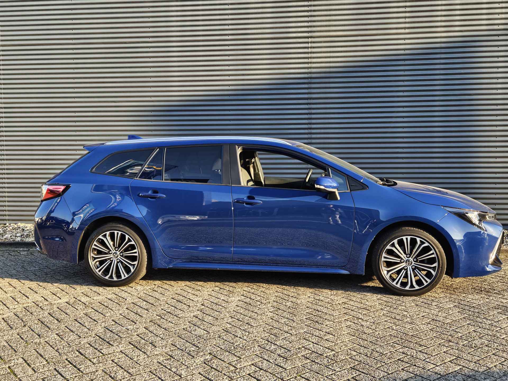 Toyota Corolla Touring Sports 1.2 Turbo Dynamic | Navigatie | Camera | 17 inch Velgen | Climate Control | Cruise Control |Superlage kilometerstand met NAP !! | Lekker Ruime Stationwagon | - 12/36