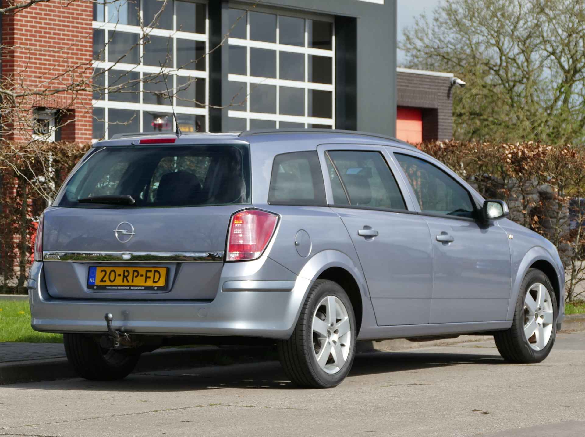 Opel Astra Wagon 1.4 Enjoy | trekhaak | airco - 2/37