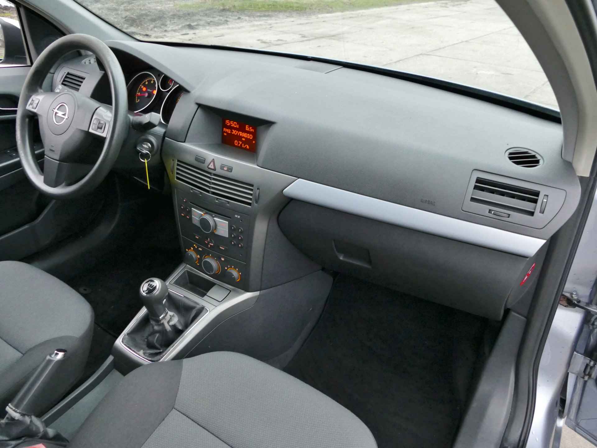 Opel Astra Wagon 1.4 Enjoy | trekhaak | airco - 25/37