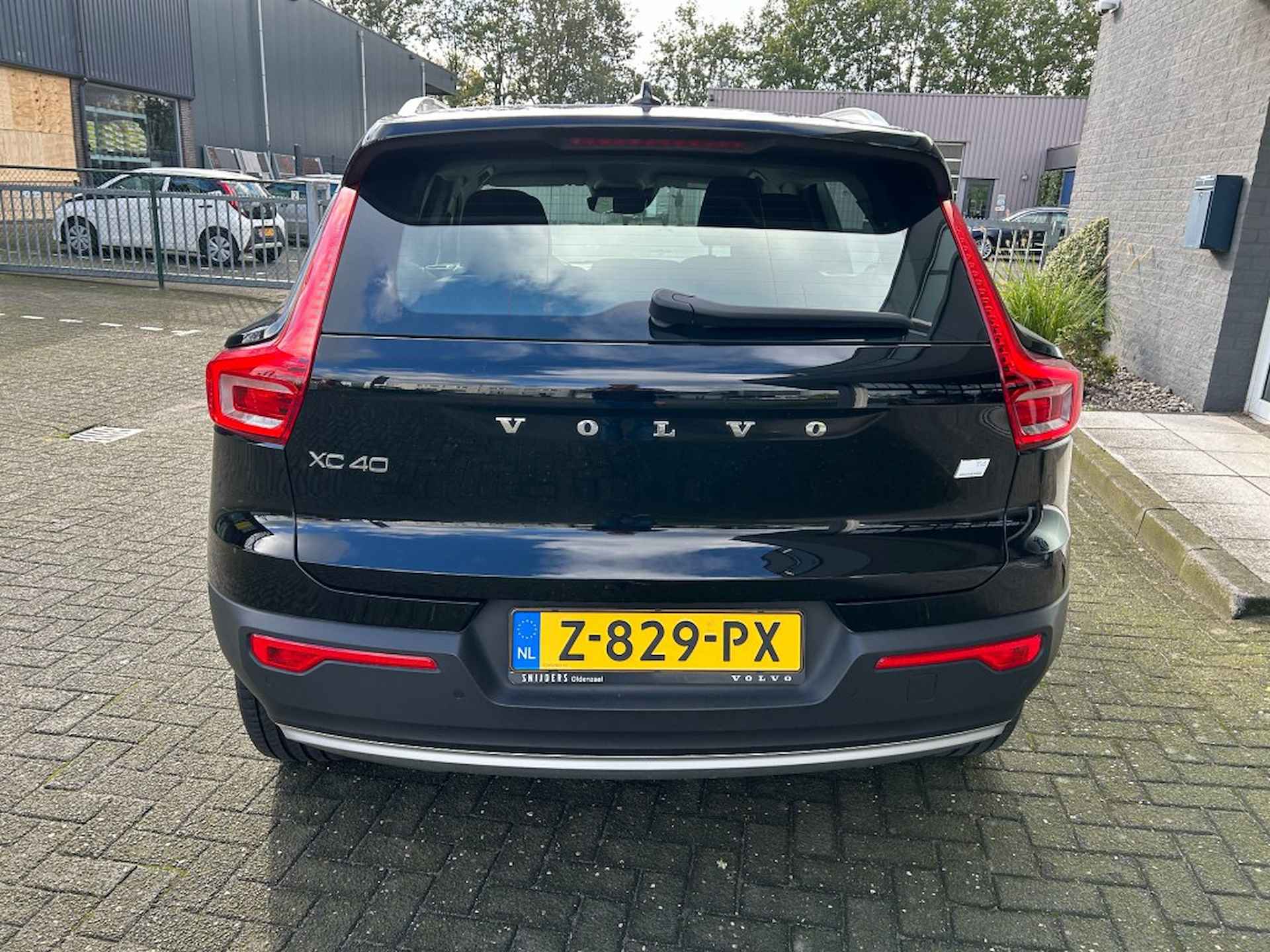 VOLVO Xc40 T4 Recharge Inscription Expression Automaat - 8/35