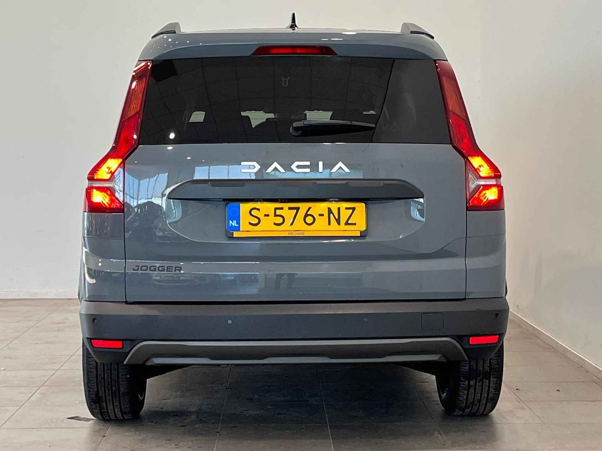 Dacia Jogger 1.0 TCe 110 Extreme 7p. CLIMA | CRUISE | CAMERA | NAVI | PDC | ANDROID & APPLE CARPLAY | - 34/37