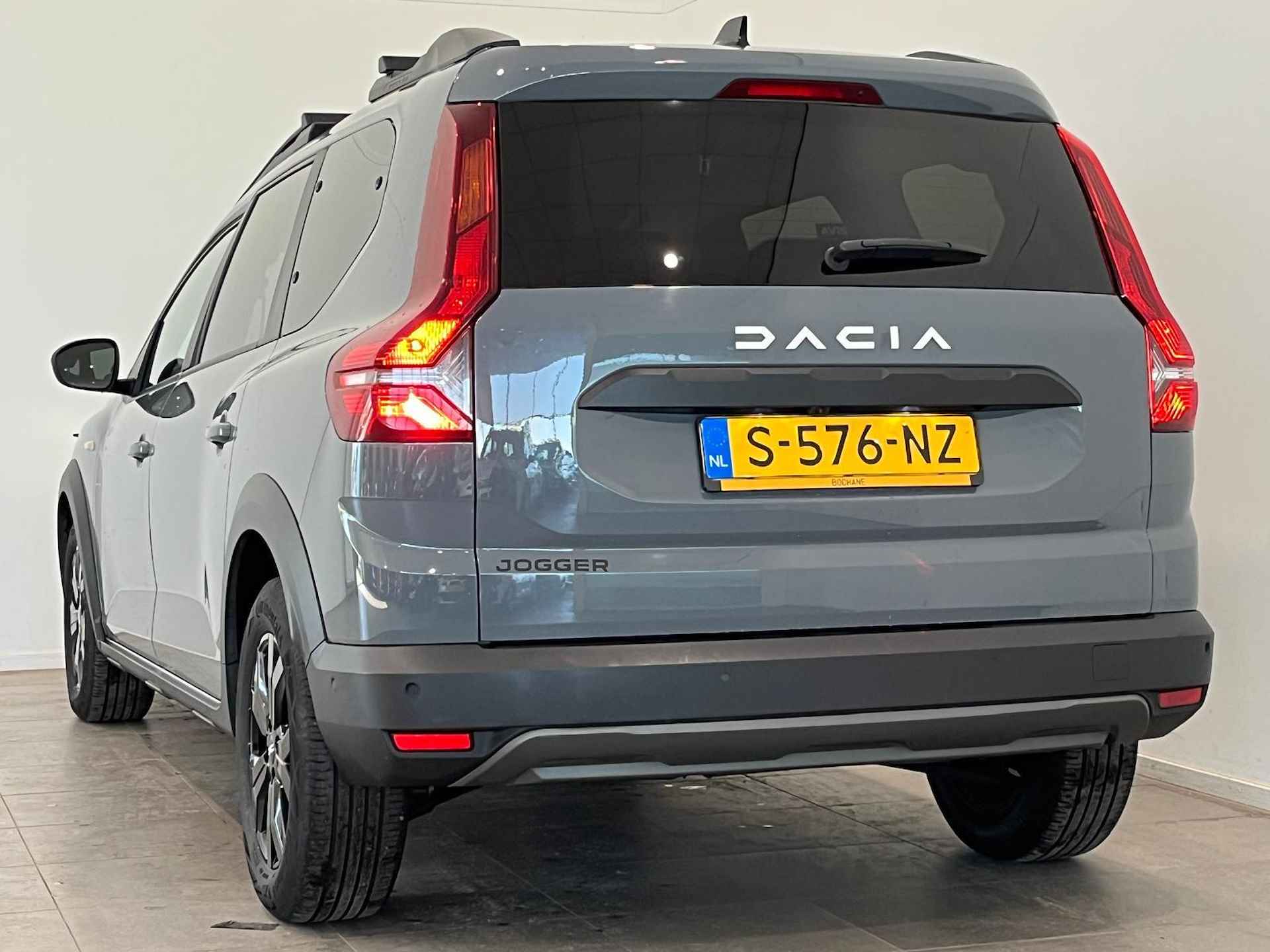 Dacia Jogger 1.0 TCe 110 Extreme | 7-persoons | Navigatie | Dodehoekdetectie | Parkeersensoren voor, achter en achteruitrijcamera | Apple Carplay/Android Auto - 5/37