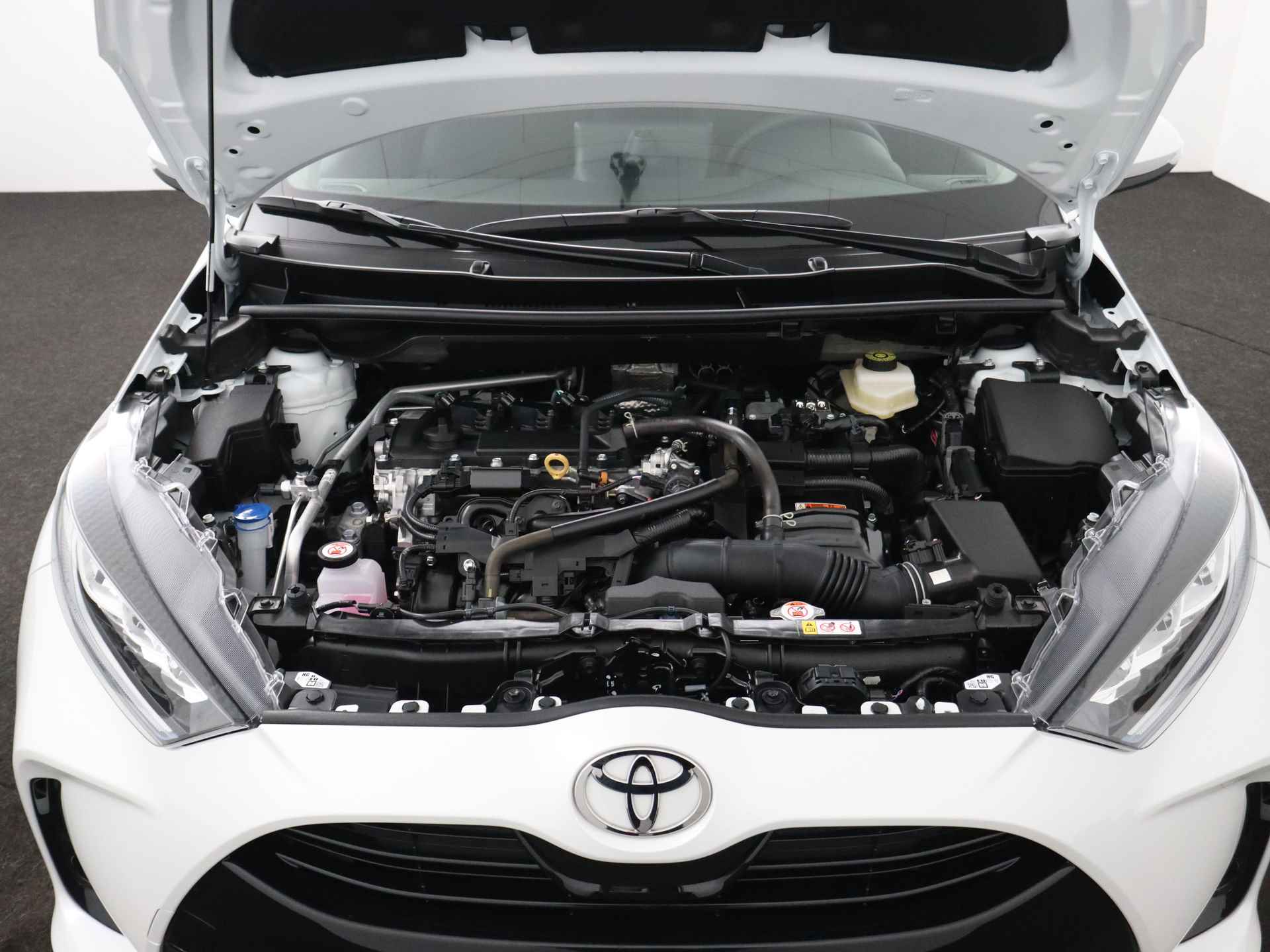 Toyota Yaris Hybrid 115 First Edition | Modeljaar 2024 | Direct Leverbaar | - 38/40