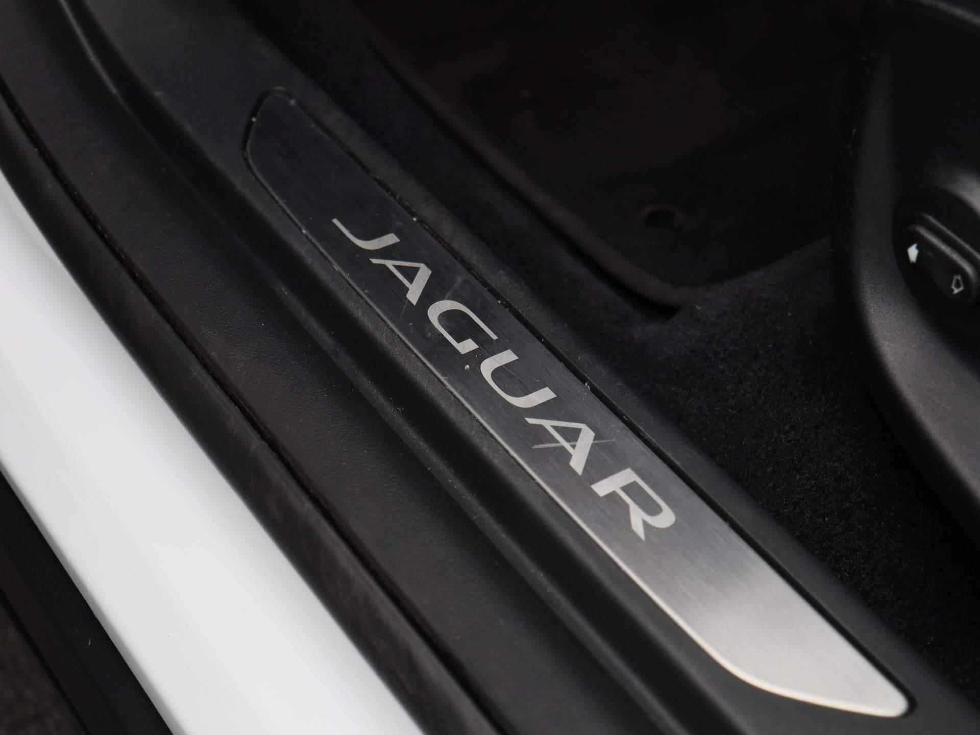 Jaguar I-PACE EV400 S 90 kWh | PANORAMADAK | LEDER | MERIDIAN AUDIO | NAVIGATIE | CLIMATE CONTROL | ACHTERUITRIJCAMERA | ELEKTRISCHE ACHTETRKLEP | LED KOPLAMPEN | LANE ASSIST | - 36/48
