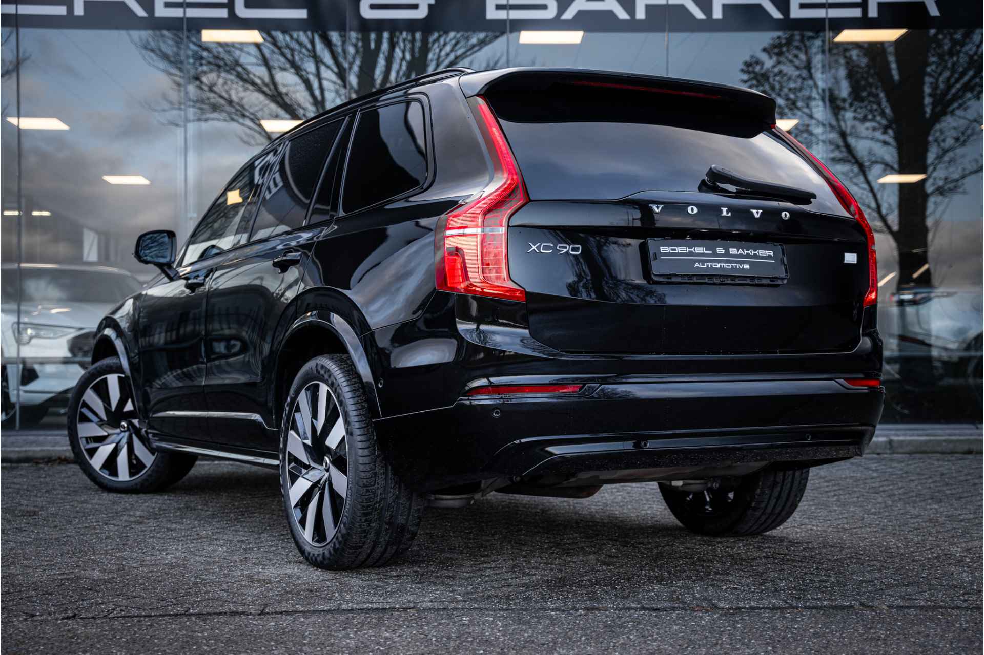 Volvo XC90 T8 Recharge AWD ULTRA DARK - LONG RANGE - B&W- LUCHTVERING-Trekhaak wegklapbaar - Panoramadak - - 3/85