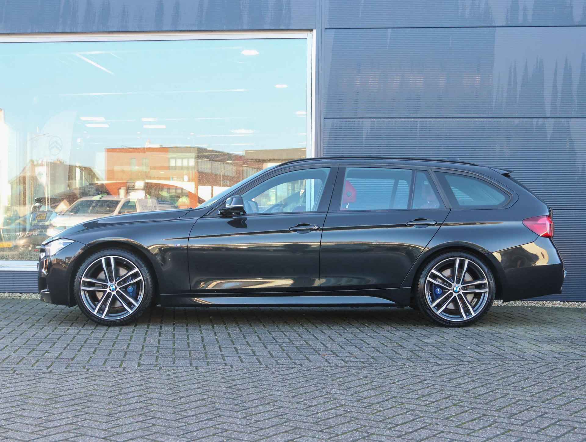 BMW 3-serie Touring 150pk M Sport Edition 1ste eigenaar | UNIEK!! | LEER | 19"LMV | Electrische klep | LED - 3/50