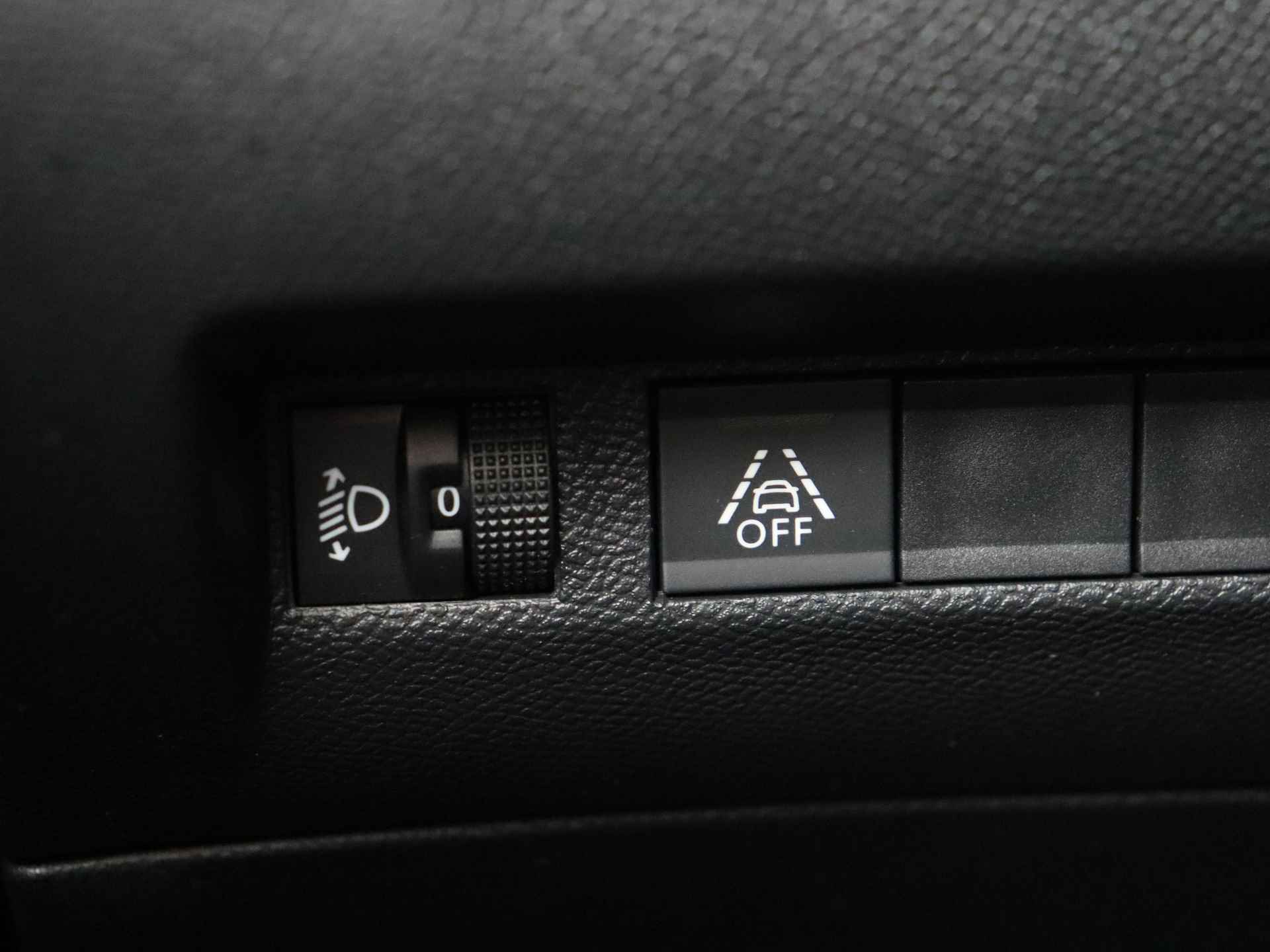 Peugeot 208 1.2 PureTech Allure 5 deurs | Navigatie | Lichtmetalen velgen | Climate Control - 26/33