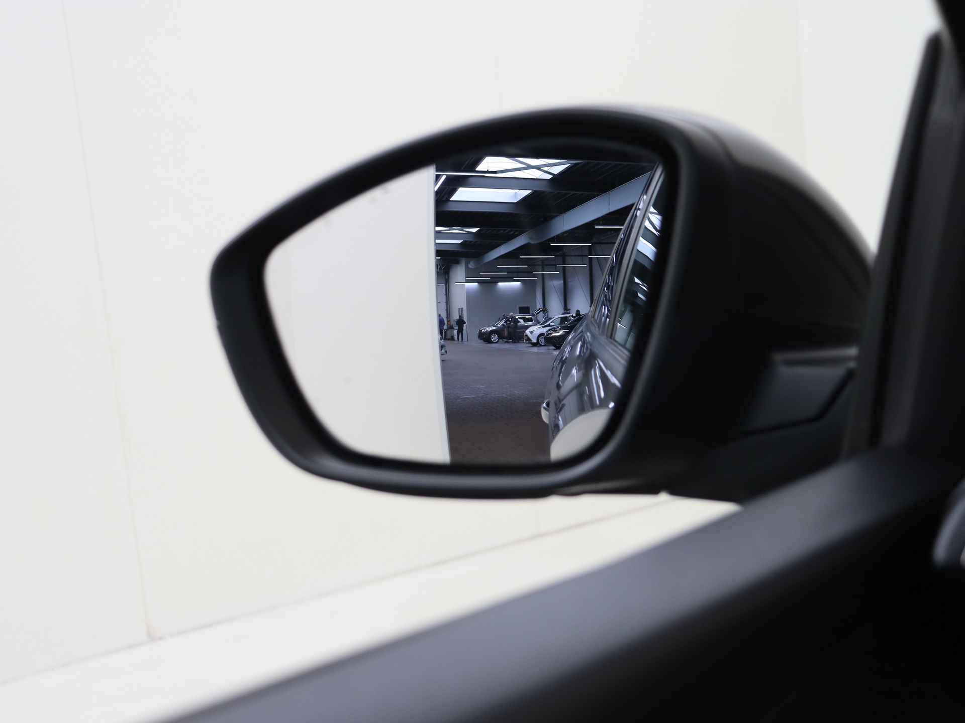 Peugeot 208 1.2 PureTech Allure 5 deurs | Navigatie | Lichtmetalen velgen | Climate Control - 27/33