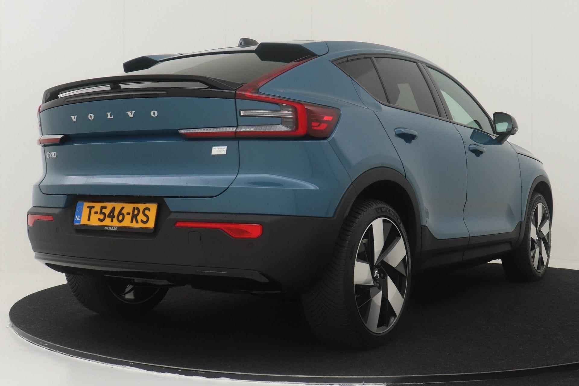 Volvo C40 RECHARGE TWIN ULTIMATE Climate Line, Extra Getint Glas & 20" Lichtmetalen Velgen - 3/125