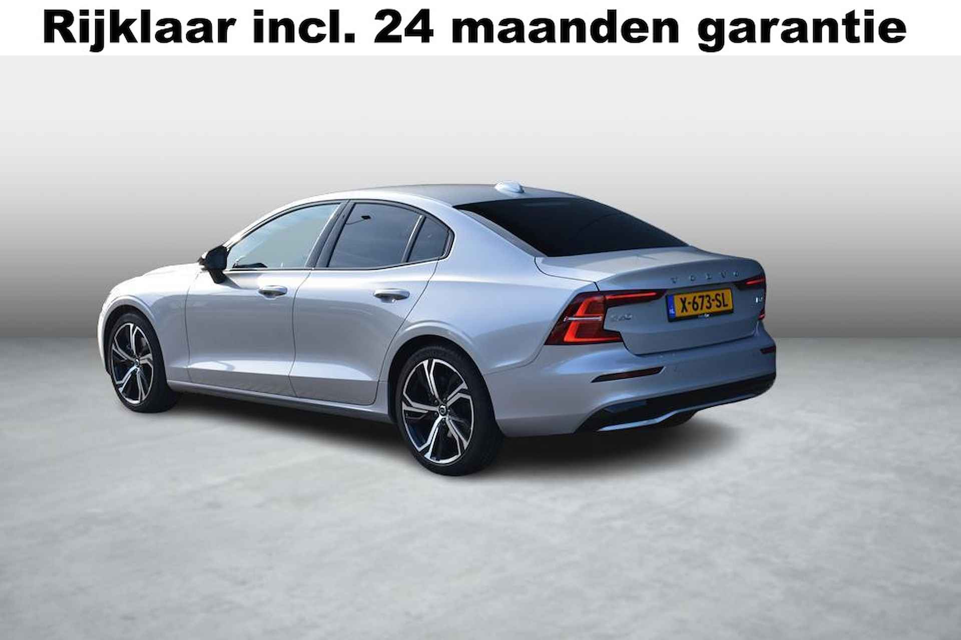 Volvo S60 2.0 B4 Plus Dark | Harman/Kardon | Stoelverwarming | Achteruitrijcamera | 19 inch velgen | BLIS | - 4/25